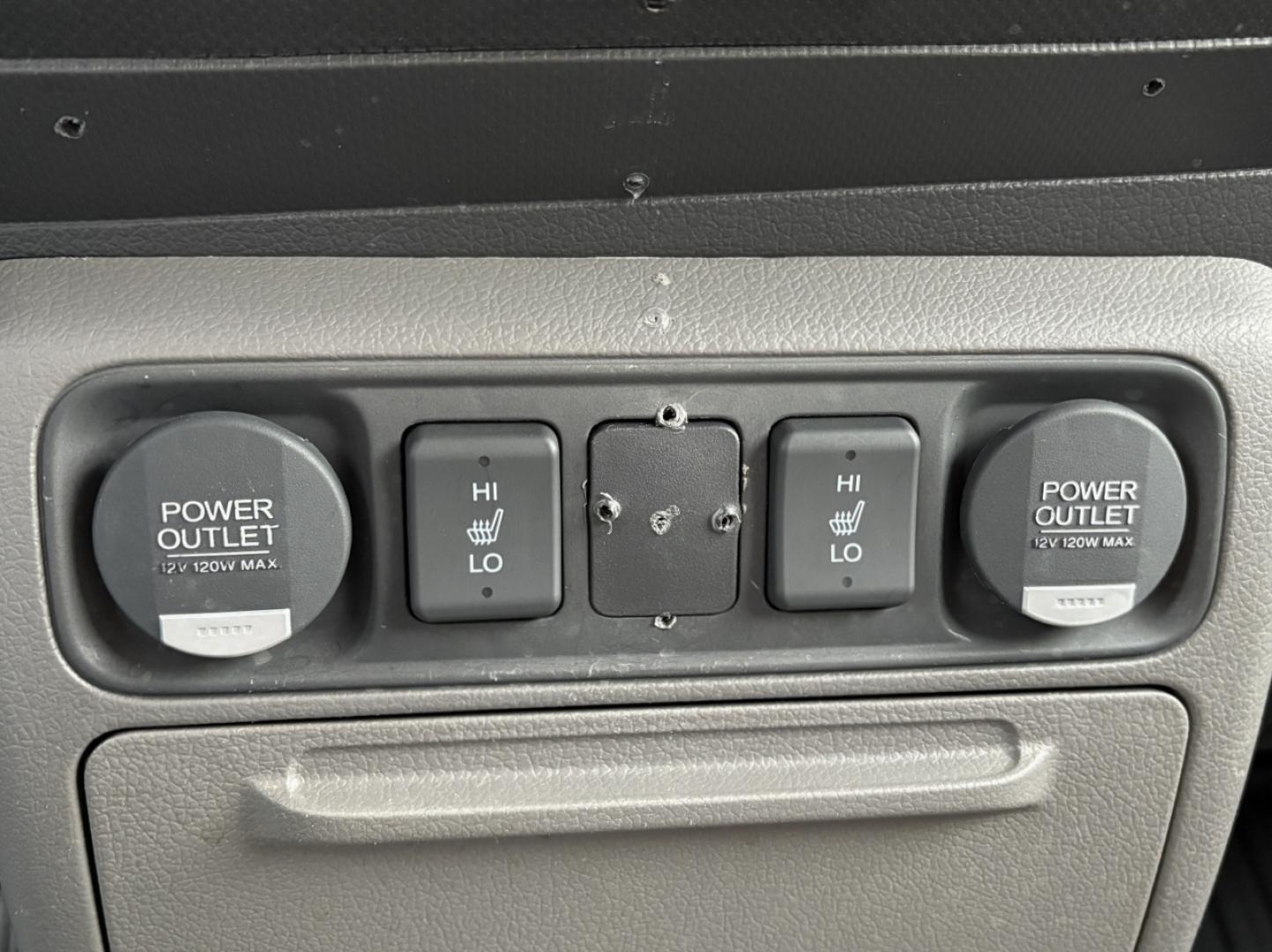 2013 WHITE /Gray Honda Ridgeline RTL (5FPYK1F50DB) with an 3.5L V6 engine, Automatic transmission, located at 2990 Old Orchard Rd., Jackson, MO, 63755, 37.354214, -89.612106 - 2013 Honda Ridgeline RTL 80xxx miles 4x4 3.5L V6 Automatic Leather Navigation Power/Heated Seats Backup Camera Sunroof Cruise Power Windows/Locks/Mirrors We have financing available and we accept trades! Fill out a credit application on our website or come by today! If you have any ques - Photo#5