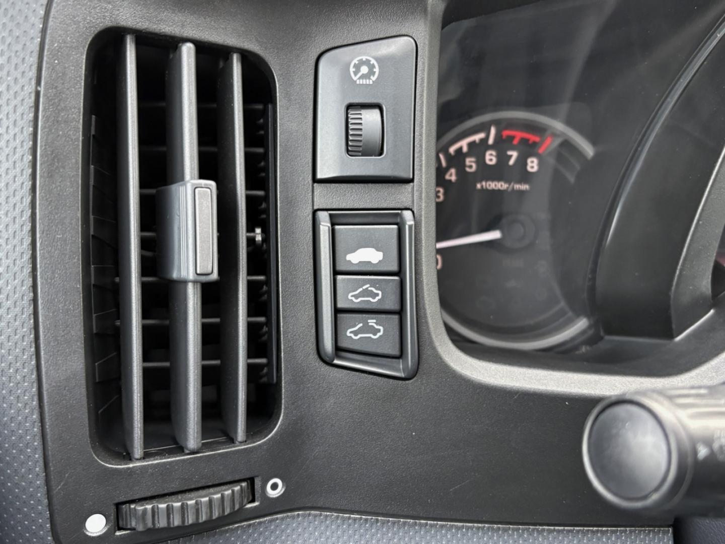 2013 WHITE /Gray Honda Ridgeline RTL (5FPYK1F50DB) with an 3.5L V6 engine, Automatic transmission, located at 2990 Old Orchard Rd., Jackson, MO, 63755, 37.354214, -89.612106 - 2013 Honda Ridgeline RTL 80xxx miles 4x4 3.5L V6 Automatic Leather Navigation Power/Heated Seats Backup Camera Sunroof Cruise Power Windows/Locks/Mirrors We have financing available and we accept trades! Fill out a credit application on our website or come by today! If you have any ques - Photo#29