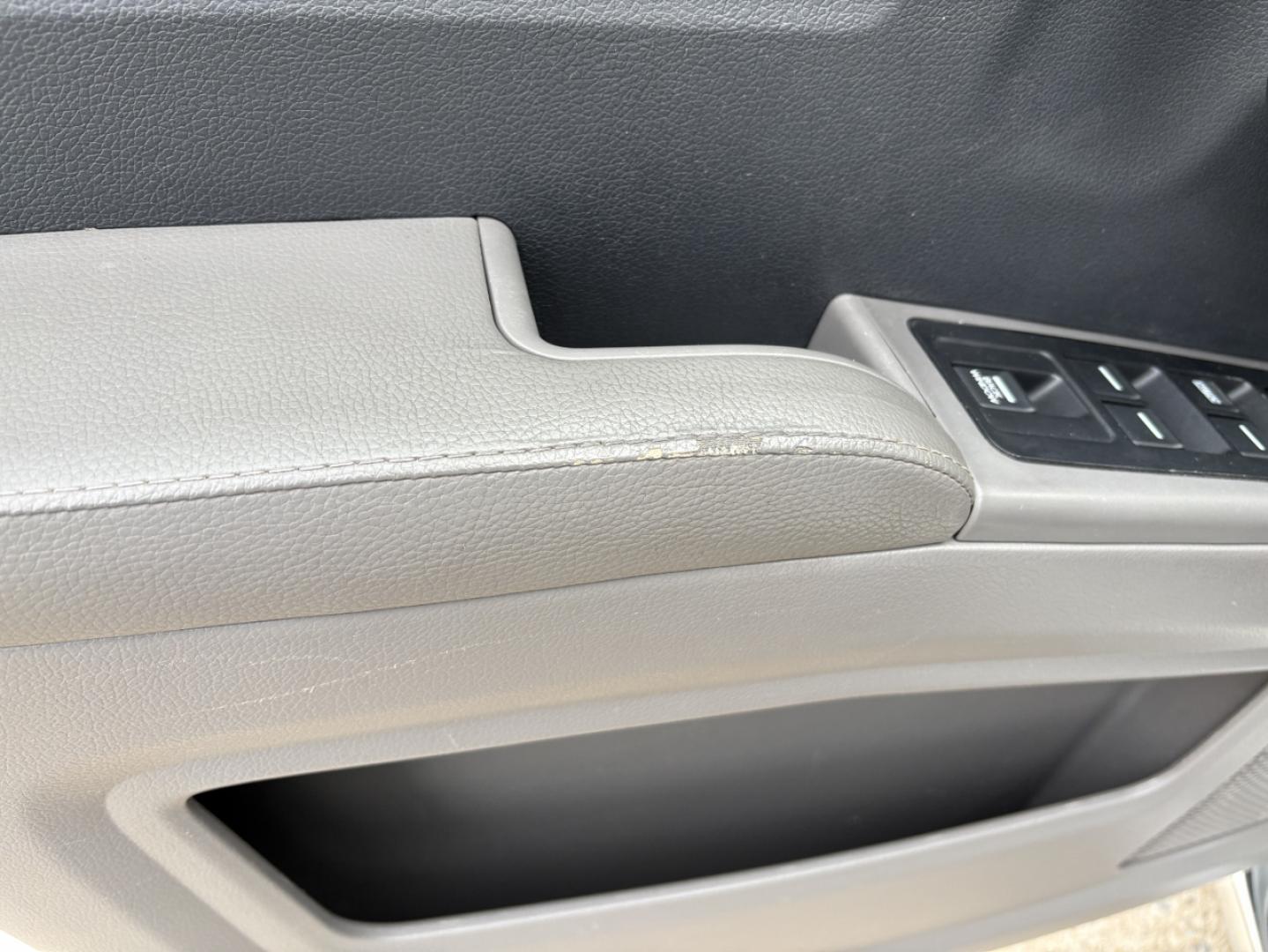 2013 WHITE /Gray Honda Ridgeline RTL (5FPYK1F50DB) with an 3.5L V6 engine, Automatic transmission, located at 2990 Old Orchard Rd., Jackson, MO, 63755, 37.354214, -89.612106 - 2013 Honda Ridgeline RTL 80xxx miles 4x4 3.5L V6 Automatic Leather Navigation Power/Heated Seats Backup Camera Sunroof Cruise Power Windows/Locks/Mirrors We have financing available and we accept trades! Fill out a credit application on our website or come by today! If you have any ques - Photo#49