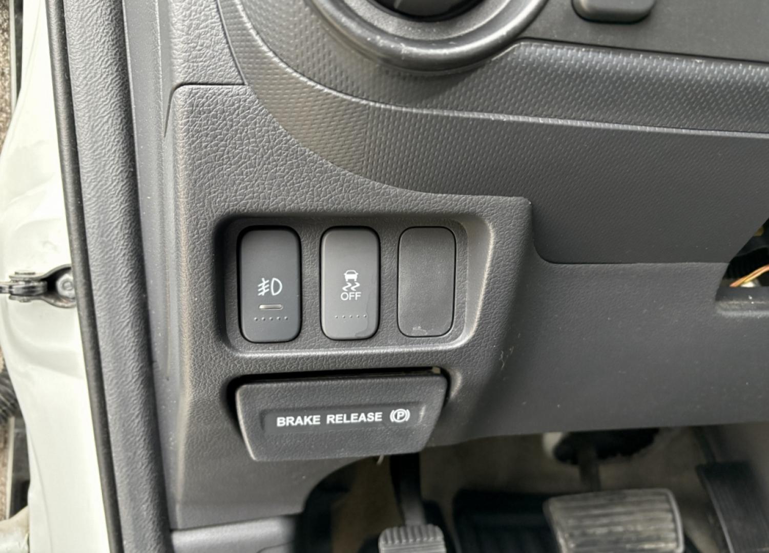 2013 WHITE /Gray Honda Ridgeline RTL (5FPYK1F50DB) with an 3.5L V6 engine, Automatic transmission, located at 2990 Old Orchard Rd., Jackson, MO, 63755, 37.354214, -89.612106 - 2013 Honda Ridgeline RTL 80xxx miles 4x4 3.5L V6 Automatic Leather Navigation Power/Heated Seats Backup Camera Sunroof Cruise Power Windows/Locks/Mirrors We have financing available and we accept trades! Fill out a credit application on our website or come by today! If you have any ques - Photo#31