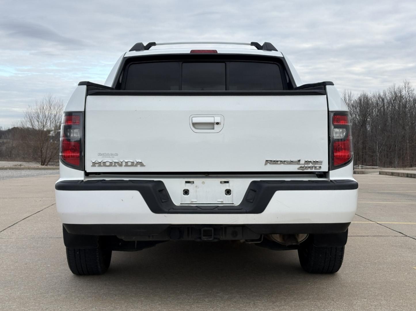 2013 WHITE /Gray Honda Ridgeline RTL (5FPYK1F50DB) with an 3.5L V6 engine, Automatic transmission, located at 2990 Old Orchard Rd., Jackson, MO, 63755, 37.354214, -89.612106 - 2013 Honda Ridgeline RTL 80xxx miles 4x4 3.5L V6 Automatic Leather Navigation Power/Heated Seats Backup Camera Sunroof Cruise Power Windows/Locks/Mirrors We have financing available and we accept trades! Fill out a credit application on our website or come by today! If you have any ques - Photo#13