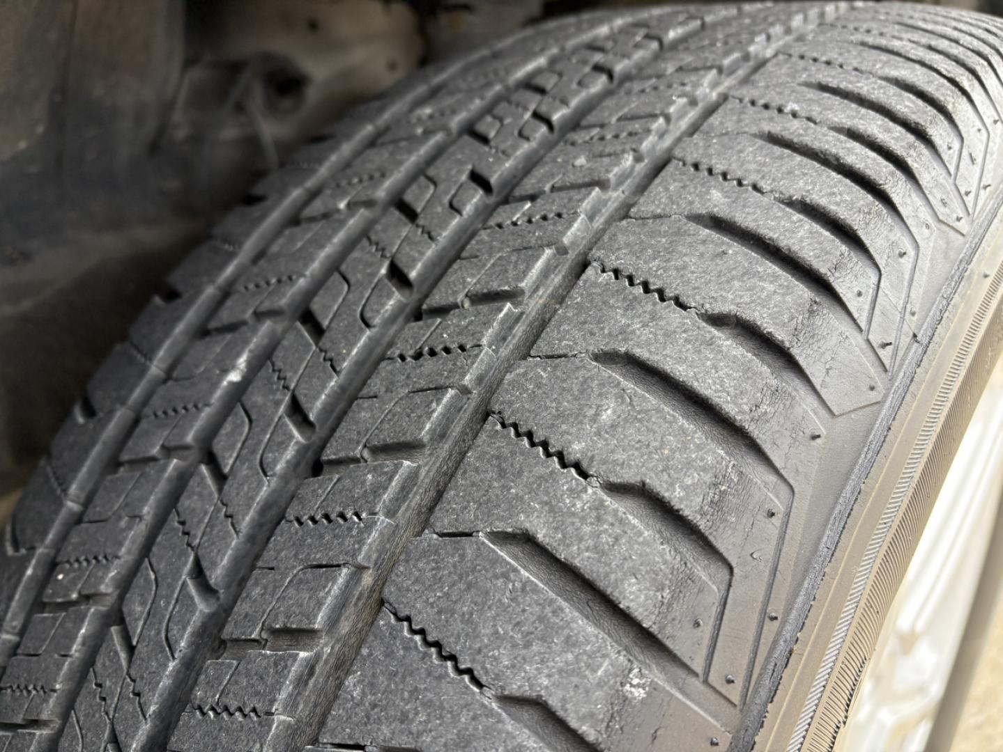 2013 WHITE /Gray Honda Ridgeline RTL (5FPYK1F50DB) with an 3.5L V6 engine, Automatic transmission, located at 2990 Old Orchard Rd., Jackson, MO, 63755, 37.354214, -89.612106 - 2013 Honda Ridgeline RTL 80xxx miles 4x4 3.5L V6 Automatic Leather Navigation Power/Heated Seats Backup Camera Sunroof Cruise Power Windows/Locks/Mirrors We have financing available and we accept trades! Fill out a credit application on our website or come by today! If you have any ques - Photo#34