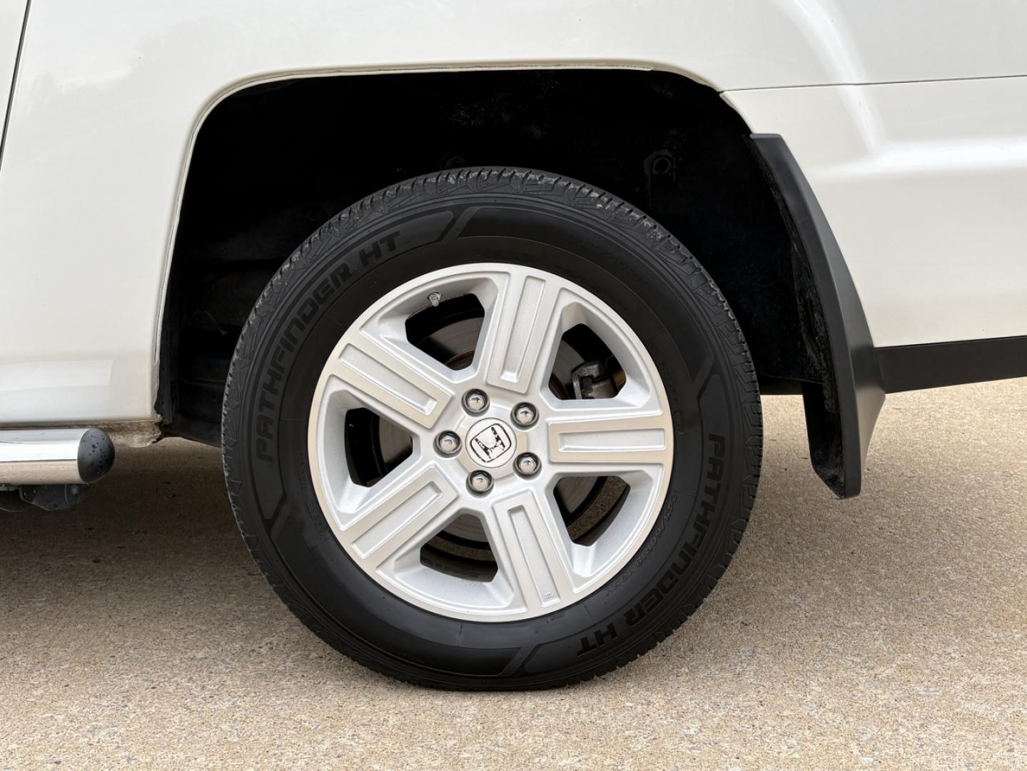 2013 WHITE /Gray Honda Ridgeline RTL (5FPYK1F50DB) with an 3.5L V6 engine, Automatic transmission, located at 2990 Old Orchard Rd., Jackson, MO, 63755, 37.354214, -89.612106 - 2013 Honda Ridgeline RTL 80xxx miles 4x4 3.5L V6 Automatic Leather Navigation Power/Heated Seats Backup Camera Sunroof Cruise Power Windows/Locks/Mirrors We have financing available and we accept trades! Fill out a credit application on our website or come by today! If you have any ques - Photo#36