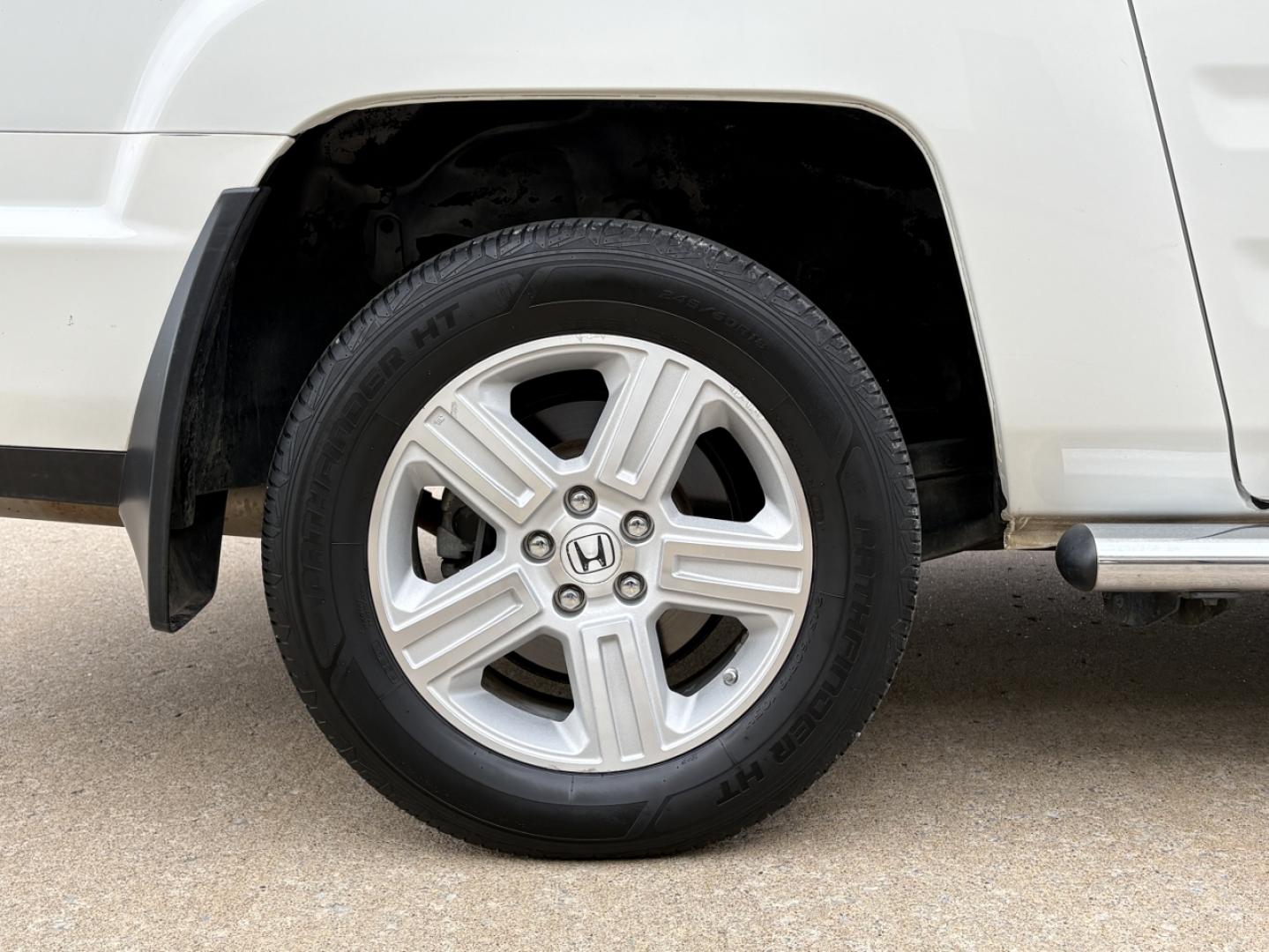2013 WHITE /Gray Honda Ridgeline RTL (5FPYK1F50DB) with an 3.5L V6 engine, Automatic transmission, located at 2990 Old Orchard Rd., Jackson, MO, 63755, 37.354214, -89.612106 - 2013 Honda Ridgeline RTL 80xxx miles 4x4 3.5L V6 Automatic Leather Navigation Power/Heated Seats Backup Camera Sunroof Cruise Power Windows/Locks/Mirrors We have financing available and we accept trades! Fill out a credit application on our website or come by today! If you have any ques - Photo#37