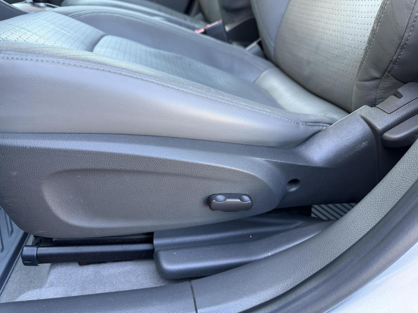 2017 SILVER /Gray Chevrolet Sonic Premier (1G1JF5SB5H4) with an 1.4L 4 Cyl. TURBO engine, Automatic transmission, located at 2990 Old Orchard Rd., Jackson, MO, 63755, 37.354214, -89.612106 - 2017 Chevrolet Sonic Premier 138xxx miles Front Wheel Drive 1.4L 4 Cyl. Automatic Leather Backup Camera Power Driver Seat Heated Seats Heated Steering Wheel Bluetooth Remote Start Cruise Power Windows/Locks/Mirrors We have financing available and we accept trades! Fill out a credit app - Photo#3