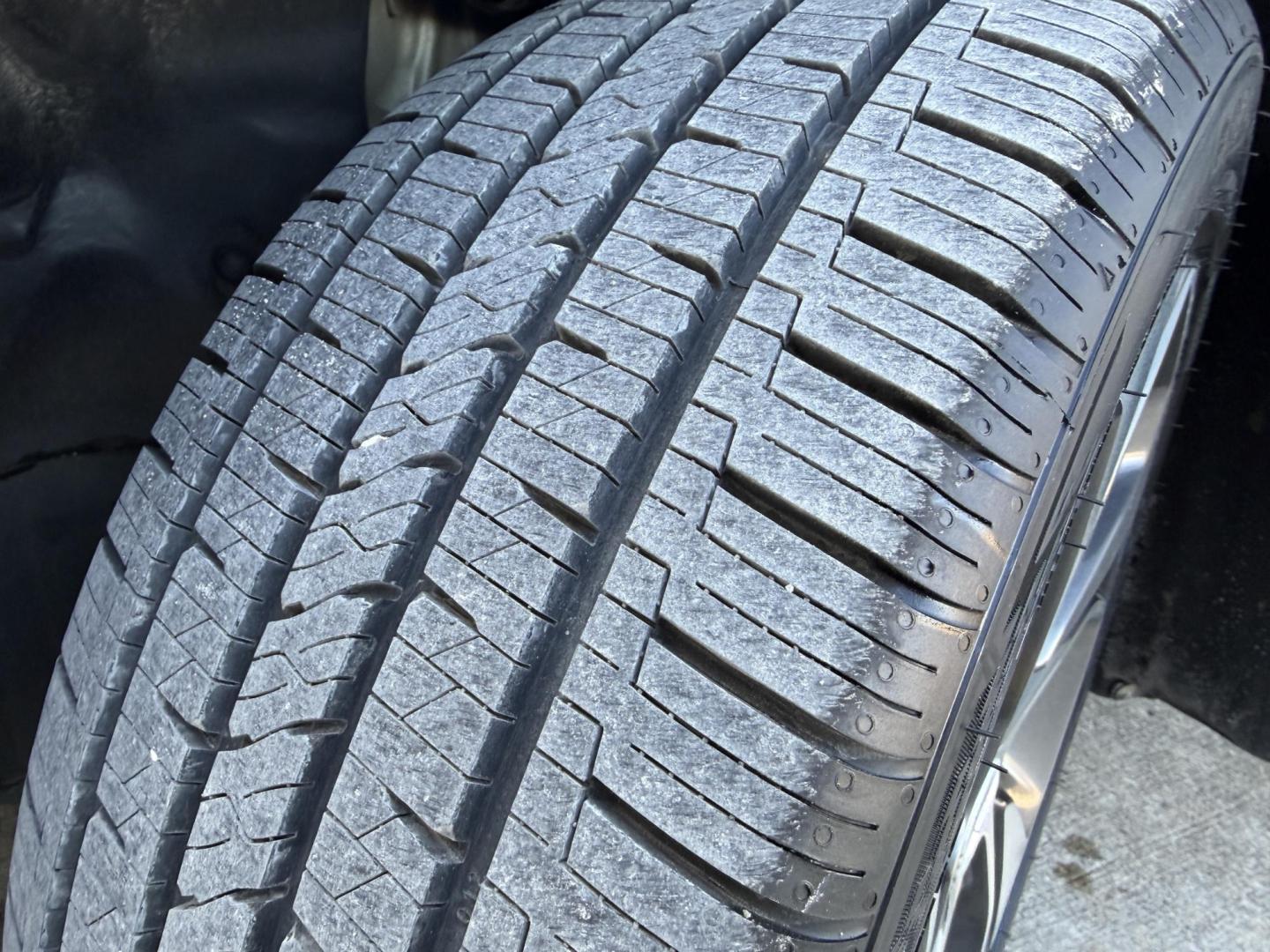 2017 SILVER /Gray Chevrolet Sonic Premier (1G1JF5SB5H4) with an 1.4L 4 Cyl. TURBO engine, Automatic transmission, located at 2990 Old Orchard Rd., Jackson, MO, 63755, 37.354214, -89.612106 - 2017 Chevrolet Sonic Premier 138xxx miles Front Wheel Drive 1.4L 4 Cyl. Automatic Leather Backup Camera Power Driver Seat Heated Seats Heated Steering Wheel Bluetooth Remote Start Cruise Power Windows/Locks/Mirrors We have financing available and we accept trades! Fill out a credit app - Photo#34