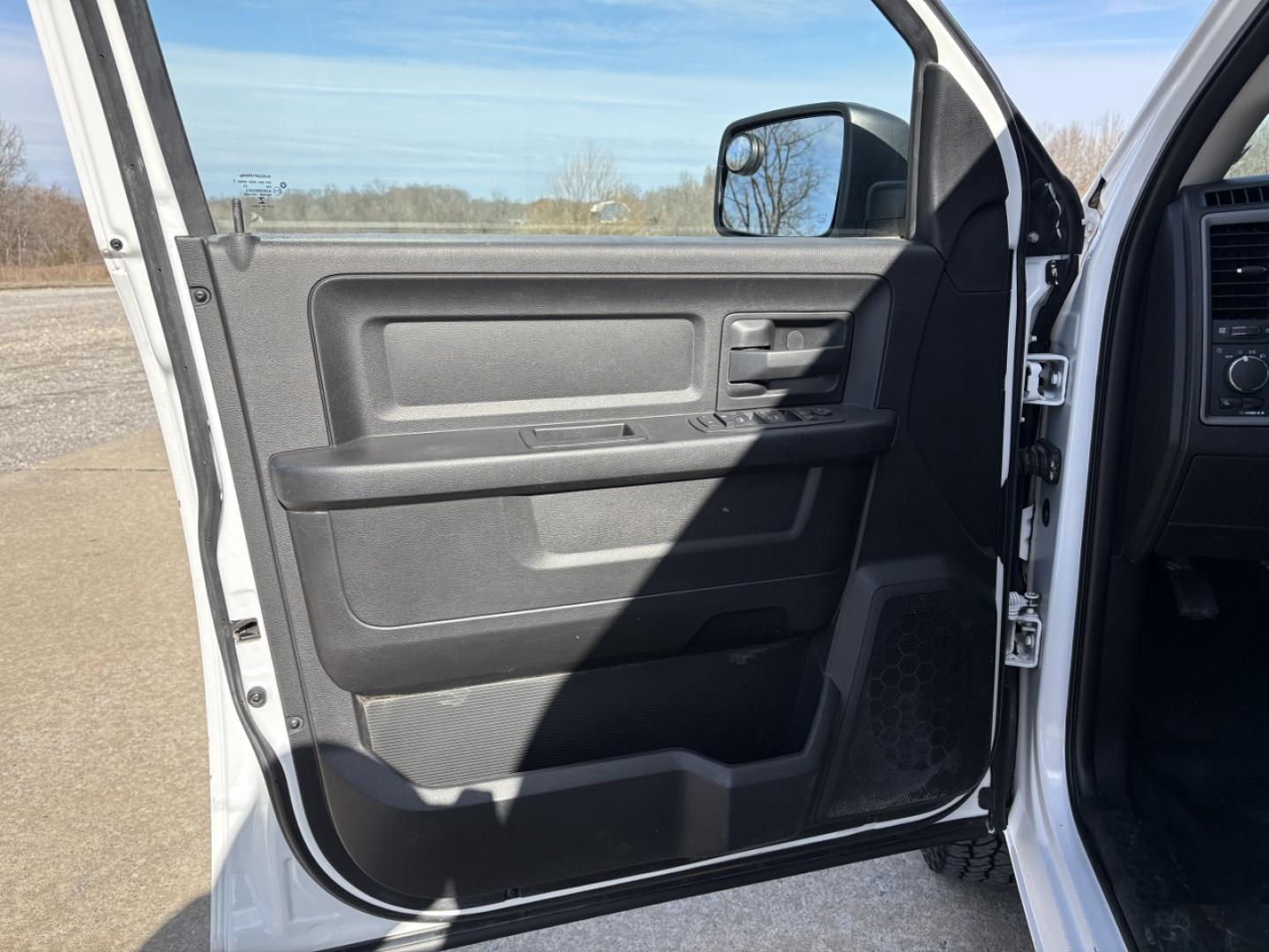 2019 WHITE /Gray RAM 1500 Tradesman Quad Cab 4WD (1C6RR7FG5KS) with an 3.6L V6 engine, Automatic transmission, located at 2990 Old Orchard Rd., Jackson, MO, 63755, 37.354214, -89.612106 - 2019 Ram 1500 Classic Tradesman 1-Owner 104xxx miles 4x4 3.6L V8 Automatic Vinyl Seats Backup Camera Bluetooth Cruise Power Windows/Locks/Mirrors We have financing available and we accept trades! Fill out a credit application on our website or come by today! If you have any questions, gi - Photo#11