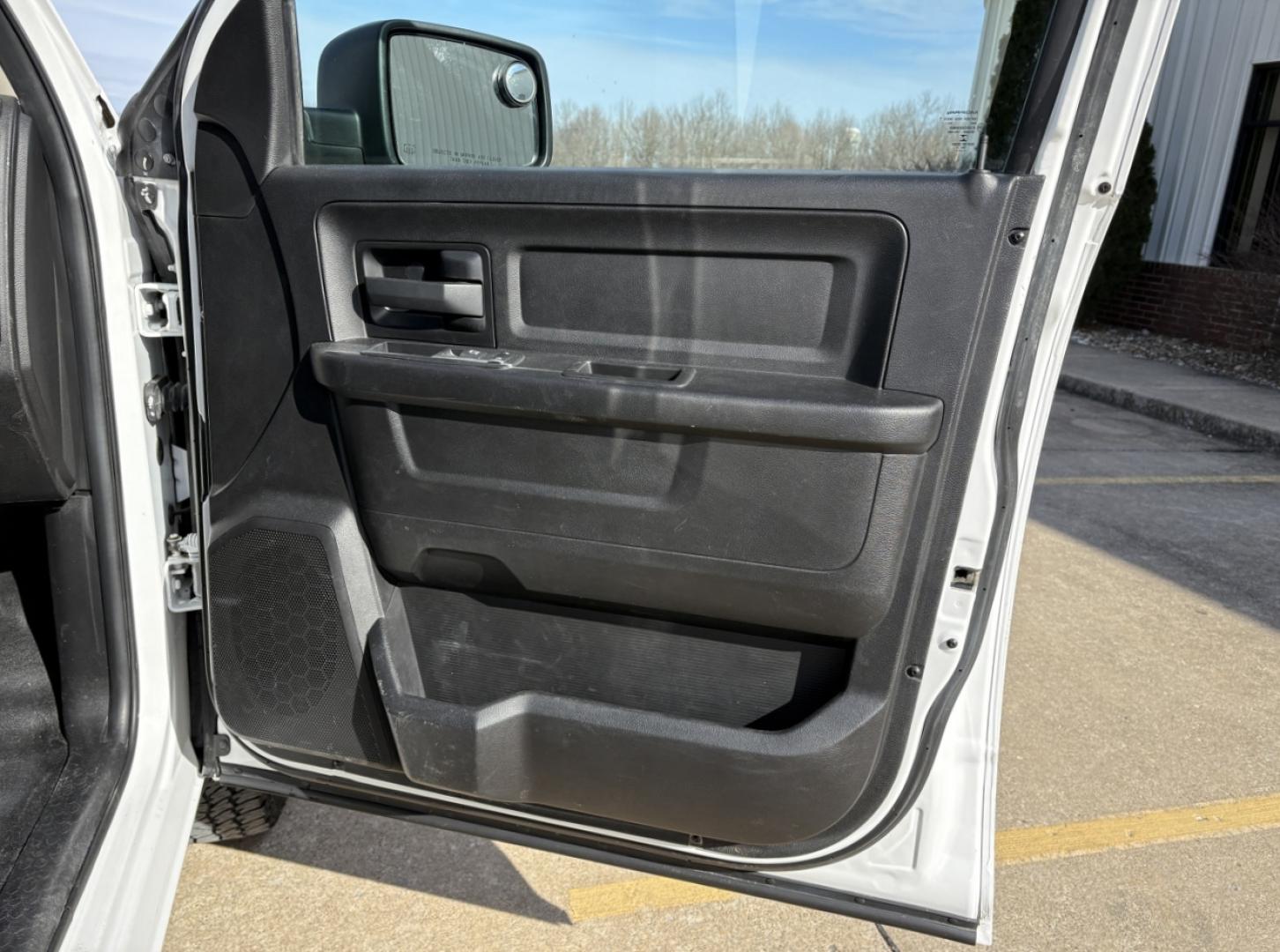 2019 WHITE /Gray RAM 1500 Tradesman Quad Cab 4WD (1C6RR7FG5KS) with an 3.6L V6 engine, Automatic transmission, located at 2990 Old Orchard Rd., Jackson, MO, 63755, 37.354214, -89.612106 - 2019 Ram 1500 Classic Tradesman 1-Owner 104xxx miles 4x4 3.6L V8 Automatic Vinyl Seats Backup Camera Bluetooth Cruise Power Windows/Locks/Mirrors We have financing available and we accept trades! Fill out a credit application on our website or come by today! If you have any questions, gi - Photo#13