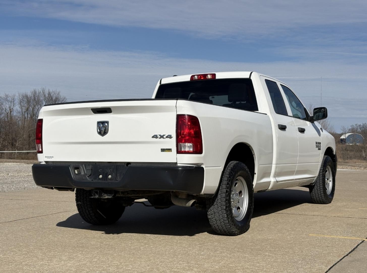 2019 WHITE /Gray RAM 1500 Tradesman Quad Cab 4WD (1C6RR7FG5KS) with an 3.6L V6 engine, Automatic transmission, located at 2990 Old Orchard Rd., Jackson, MO, 63755, 37.354214, -89.612106 - 2019 Ram 1500 Classic Tradesman 1-Owner 104xxx miles 4x4 3.6L V8 Automatic Vinyl Seats Backup Camera Bluetooth Cruise Power Windows/Locks/Mirrors We have financing available and we accept trades! Fill out a credit application on our website or come by today! If you have any questions, gi - Photo#7