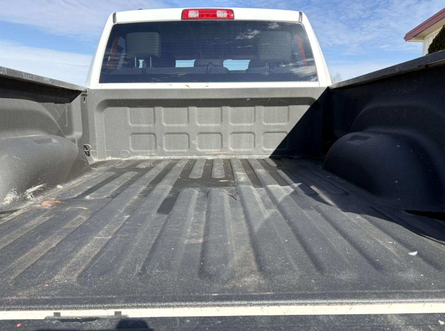 2019 WHITE /Gray RAM 1500 Tradesman Quad Cab 4WD (1C6RR7FG5KS) with an 3.6L V6 engine, Automatic transmission, located at 2990 Old Orchard Rd., Jackson, MO, 63755, 37.354214, -89.612106 - 2019 Ram 1500 Classic Tradesman 1-Owner 104xxx miles 4x4 3.6L V8 Automatic Vinyl Seats Backup Camera Bluetooth Cruise Power Windows/Locks/Mirrors We have financing available and we accept trades! Fill out a credit application on our website or come by today! If you have any questions, gi - Photo#18