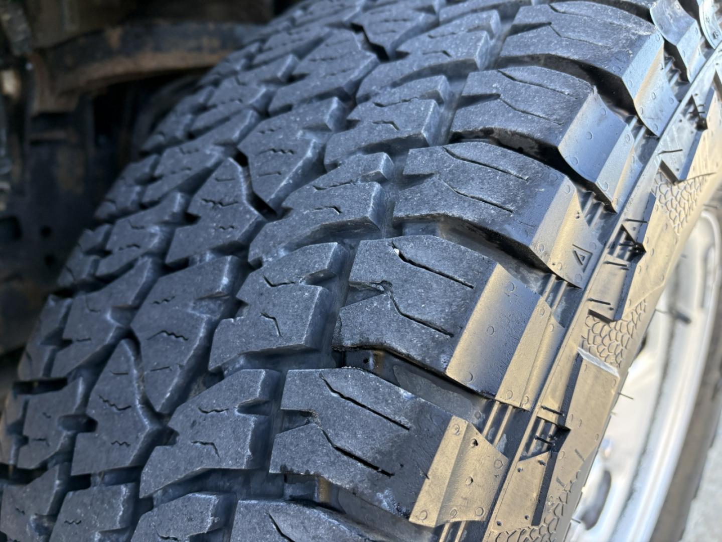 2019 WHITE /Gray RAM 1500 Tradesman Quad Cab 4WD (1C6RR7FG5KS) with an 3.6L V6 engine, Automatic transmission, located at 2990 Old Orchard Rd., Jackson, MO, 63755, 37.354214, -89.612106 - 2019 Ram 1500 Classic Tradesman 1-Owner 104xxx miles 4x4 3.6L V8 Automatic Vinyl Seats Backup Camera Bluetooth Cruise Power Windows/Locks/Mirrors We have financing available and we accept trades! Fill out a credit application on our website or come by today! If you have any questions, gi - Photo#29