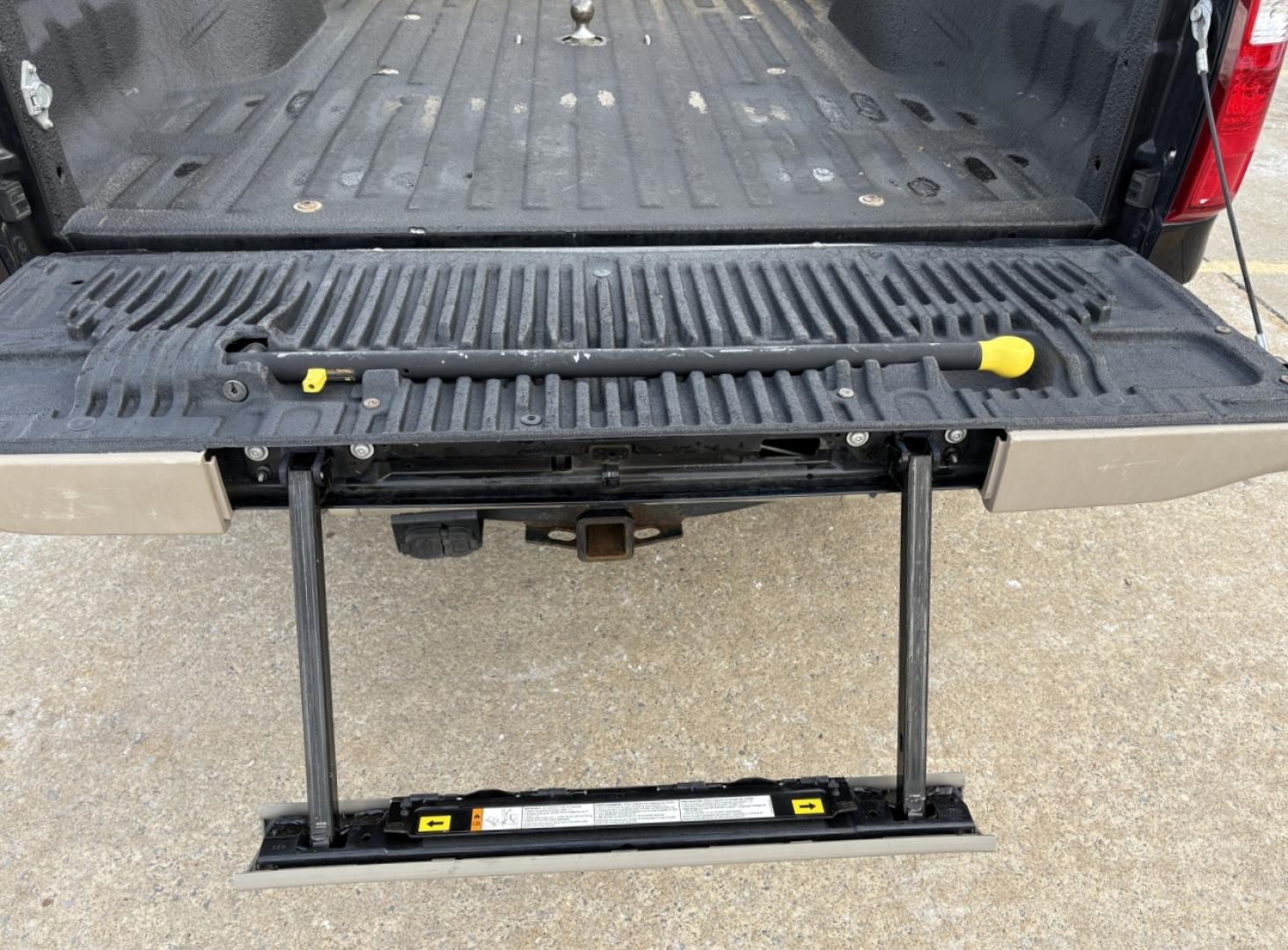 2008 BLACK /Brown Ford F-450 SD King Ranch Crew Cab 4WD (1FTXW43R58E) with an 6.4L V8 TURBO DIESEL engine, Automatic transmission, located at 2990 Old Orchard Rd., Jackson, MO, 63755, 37.354214, -89.612106 - 2008 Ford F-450 Super Duty King Ranch Only 50xxx miles 4x4 6.4L V8 Turbo Diesel Automatic Leather Navigation Rear Entertainment Power/Heated Seats Cruise Power Windows/Locks/Mirrors We have financing available and we accept trades! Fill out a credit application on our website or come by t - Photo#21