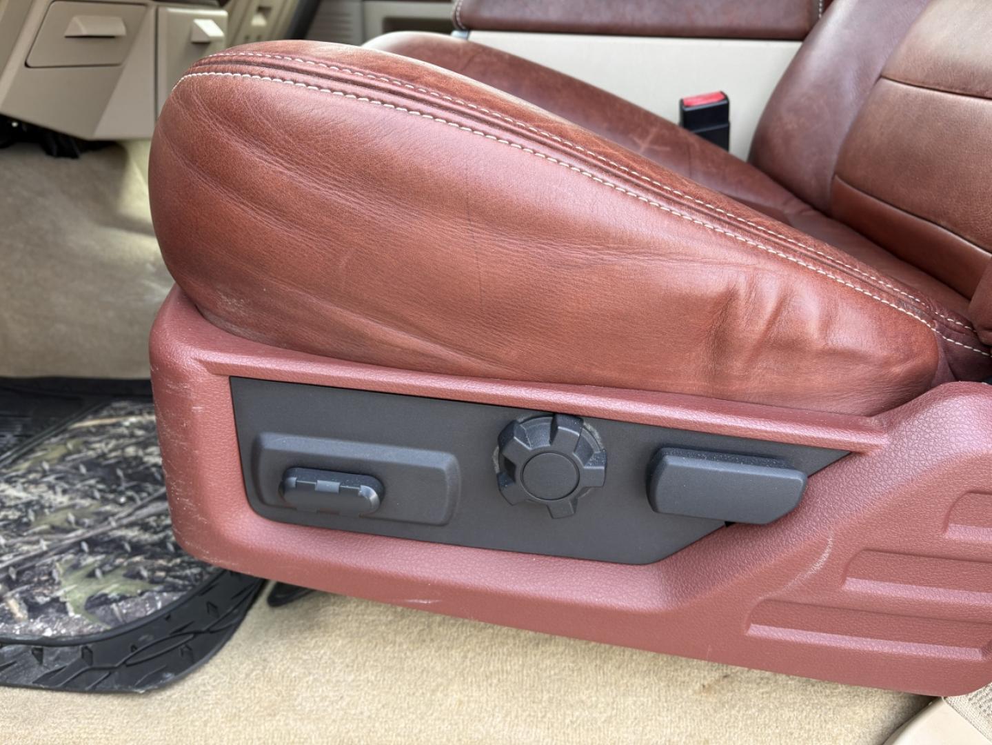 2008 BLACK /Brown Ford F-450 SD King Ranch Crew Cab 4WD (1FTXW43R58E) with an 6.4L V8 TURBO DIESEL engine, Automatic transmission, located at 2990 Old Orchard Rd., Jackson, MO, 63755, 37.354214, -89.612106 - 2008 Ford F-450 Super Duty King Ranch Only 50xxx miles 4x4 6.4L V8 Turbo Diesel Automatic Leather Navigation Rear Entertainment Power/Heated Seats Cruise Power Windows/Locks/Mirrors We have financing available and we accept trades! Fill out a credit application on our website or come by t - Photo#5