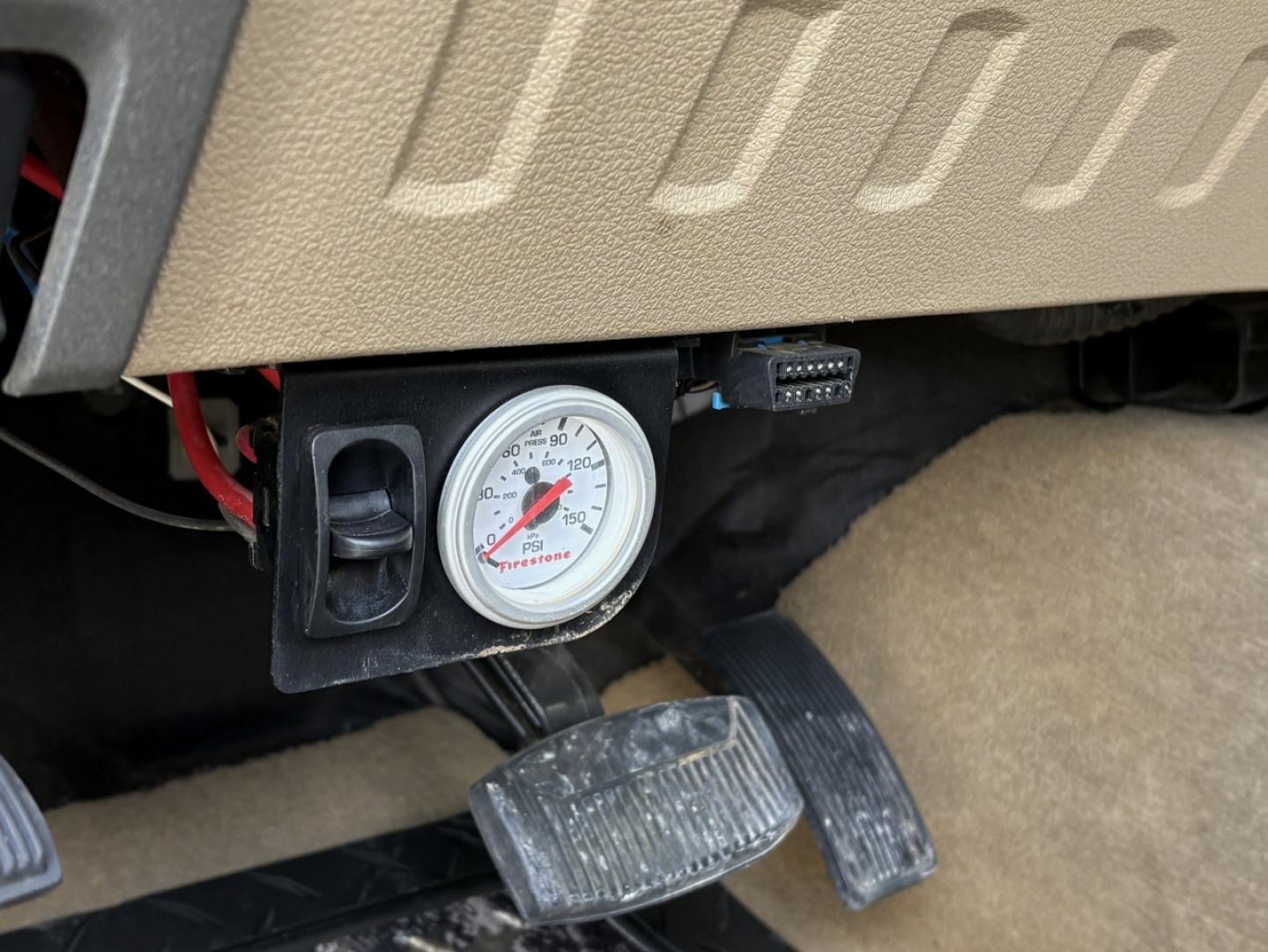 2008 BLACK /Brown Ford F-450 SD King Ranch Crew Cab 4WD (1FTXW43R58E) with an 6.4L V8 TURBO DIESEL engine, Automatic transmission, located at 2990 Old Orchard Rd., Jackson, MO, 63755, 37.354214, -89.612106 - 2008 Ford F-450 Super Duty King Ranch Only 50xxx miles 4x4 6.4L V8 Turbo Diesel Automatic Leather Navigation Rear Entertainment Power/Heated Seats Cruise Power Windows/Locks/Mirrors We have financing available and we accept trades! Fill out a credit application on our website or come by t - Photo#32