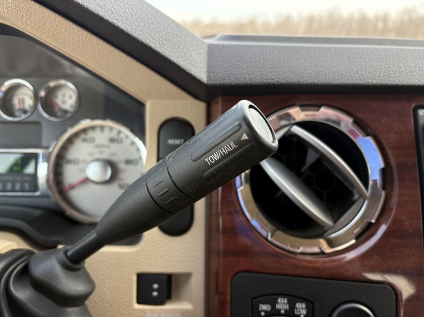 2008 BLACK /Brown Ford F-450 SD King Ranch Crew Cab 4WD (1FTXW43R58E) with an 6.4L V8 TURBO DIESEL engine, Automatic transmission, located at 2990 Old Orchard Rd., Jackson, MO, 63755, 37.354214, -89.612106 - 2008 Ford F-450 Super Duty King Ranch Only 50xxx miles 4x4 6.4L V8 Turbo Diesel Automatic Leather Navigation Rear Entertainment Power/Heated Seats Cruise Power Windows/Locks/Mirrors We have financing available and we accept trades! Fill out a credit application on our website or come by t - Photo#25