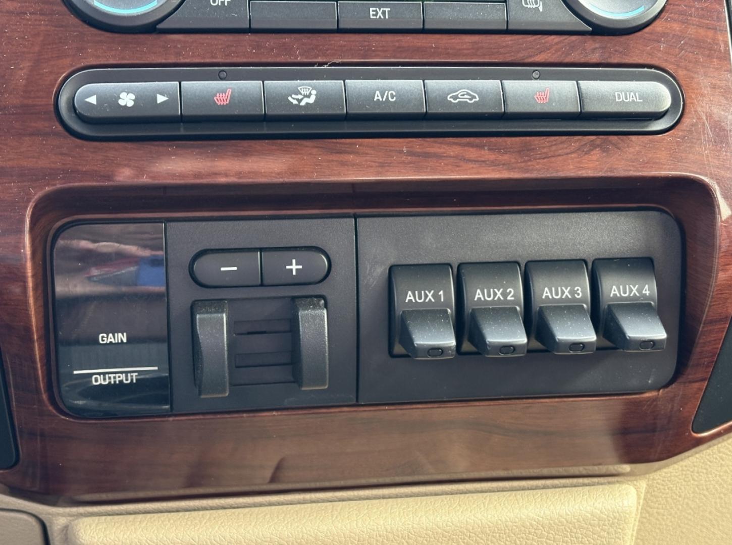 2008 BLACK /Brown Ford F-450 SD King Ranch Crew Cab 4WD (1FTXW43R58E) with an 6.4L V8 TURBO DIESEL engine, Automatic transmission, located at 2990 Old Orchard Rd., Jackson, MO, 63755, 37.354214, -89.612106 - 2008 Ford F-450 Super Duty King Ranch Only 50xxx miles 4x4 6.4L V8 Turbo Diesel Automatic Leather Navigation Rear Entertainment Power/Heated Seats Cruise Power Windows/Locks/Mirrors We have financing available and we accept trades! Fill out a credit application on our website or come by t - Photo#27