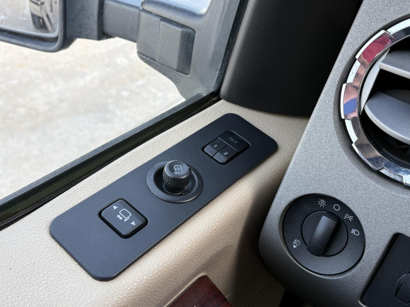 2008 BLACK /Brown Ford F-450 SD King Ranch Crew Cab 4WD (1FTXW43R58E) with an 6.4L V8 TURBO DIESEL engine, Automatic transmission, located at 2990 Old Orchard Rd., Jackson, MO, 63755, 37.354214, -89.612106 - 2008 Ford F-450 Super Duty King Ranch Only 50xxx miles 4x4 6.4L V8 Turbo Diesel Automatic Leather Navigation Rear Entertainment Power/Heated Seats Cruise Power Windows/Locks/Mirrors We have financing available and we accept trades! Fill out a credit application on our website or come by t - Photo#31