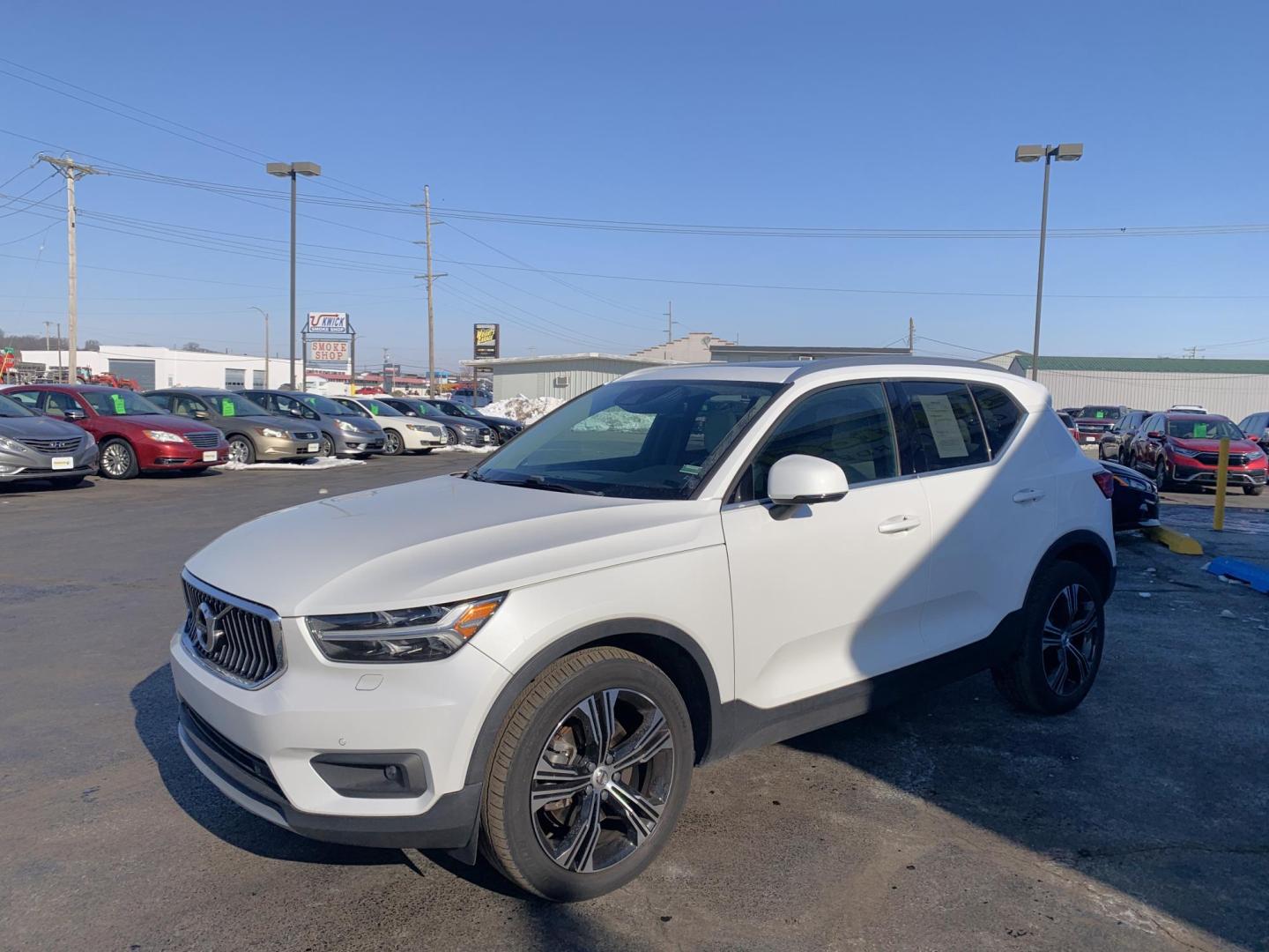 2020 WHITE /WHITE Volvo XC40 T5 Inscription AWD (YV4162UL1L2) with an 2.0L L4 DOHC 16V engine, Automatic transmission, located at 506 S. Kingshighway, Cape Girardeau, MO, 63703, (573) 235-5000, 37.294991, -89.553635 - 2020 Volvo XC40 AWD 74,xxx miles Alarm System Bluetooth Cruise Control Folding Rear Seat Heated Seats Heated Steering Wheel Integrated Garage Door Opener Leather Seats Navigation System Power Driver's Seat Power Outlet Power Windows Premium Radio Remote Engine Start Remote Keyless E - Photo#2
