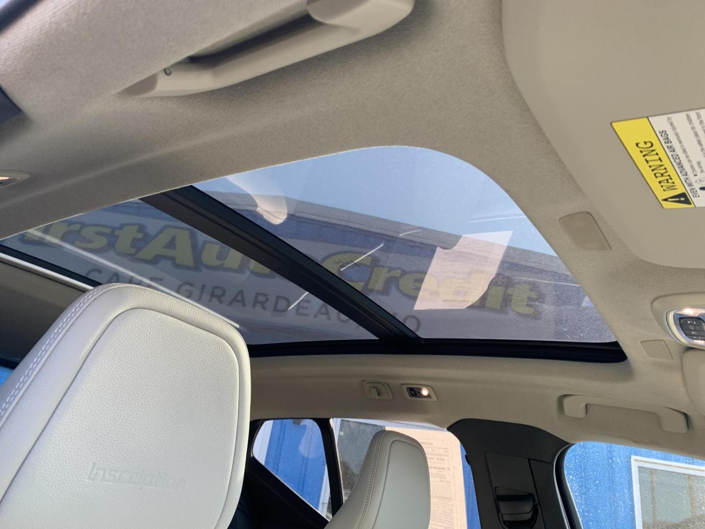 2020 WHITE /WHITE Volvo XC40 T5 Inscription AWD (YV4162UL1L2) with an 2.0L L4 DOHC 16V engine, Automatic transmission, located at 506 S. Kingshighway, Cape Girardeau, MO, 63703, (573) 235-5000, 37.294991, -89.553635 - 2020 Volvo XC40 AWD 74,xxx miles Alarm System Bluetooth Cruise Control Folding Rear Seat Heated Seats Heated Steering Wheel Integrated Garage Door Opener Leather Seats Navigation System Power Driver's Seat Power Outlet Power Windows Premium Radio Remote Engine Start Remote Keyless E - Photo#12