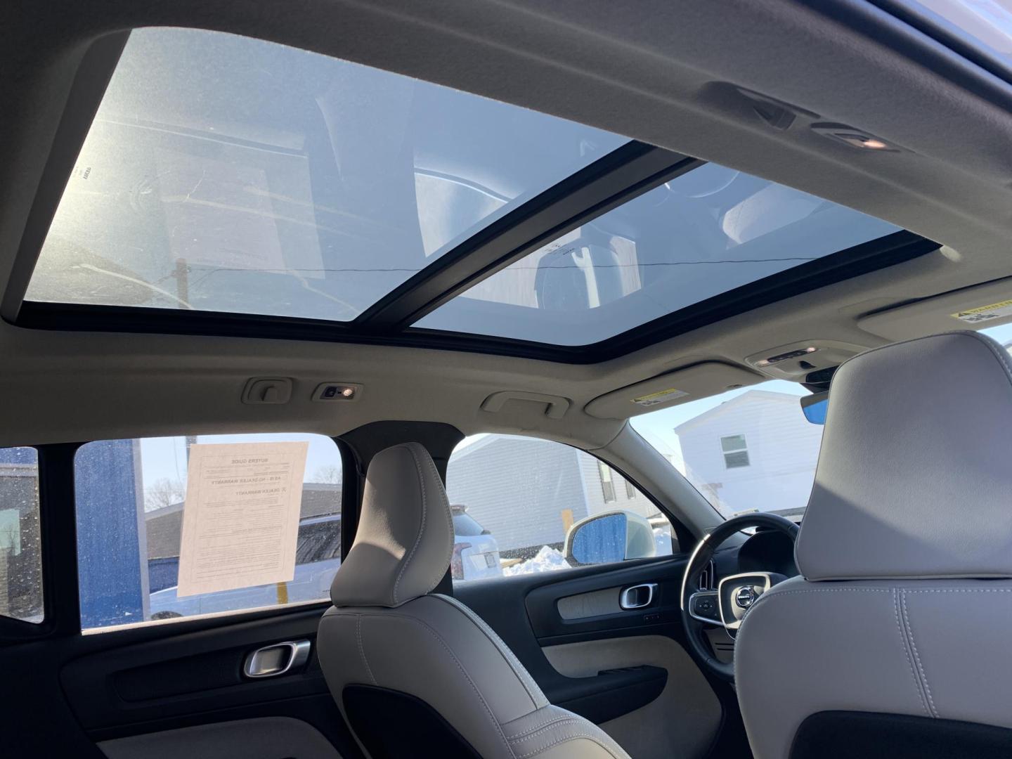 2020 WHITE /WHITE Volvo XC40 T5 Inscription AWD (YV4162UL1L2) with an 2.0L L4 DOHC 16V engine, Automatic transmission, located at 506 S. Kingshighway, Cape Girardeau, MO, 63703, (573) 235-5000, 37.294991, -89.553635 - 2020 Volvo XC40 AWD 74,xxx miles Alarm System Bluetooth Cruise Control Folding Rear Seat Heated Seats Heated Steering Wheel Integrated Garage Door Opener Leather Seats Navigation System Power Driver's Seat Power Outlet Power Windows Premium Radio Remote Engine Start Remote Keyless E - Photo#15