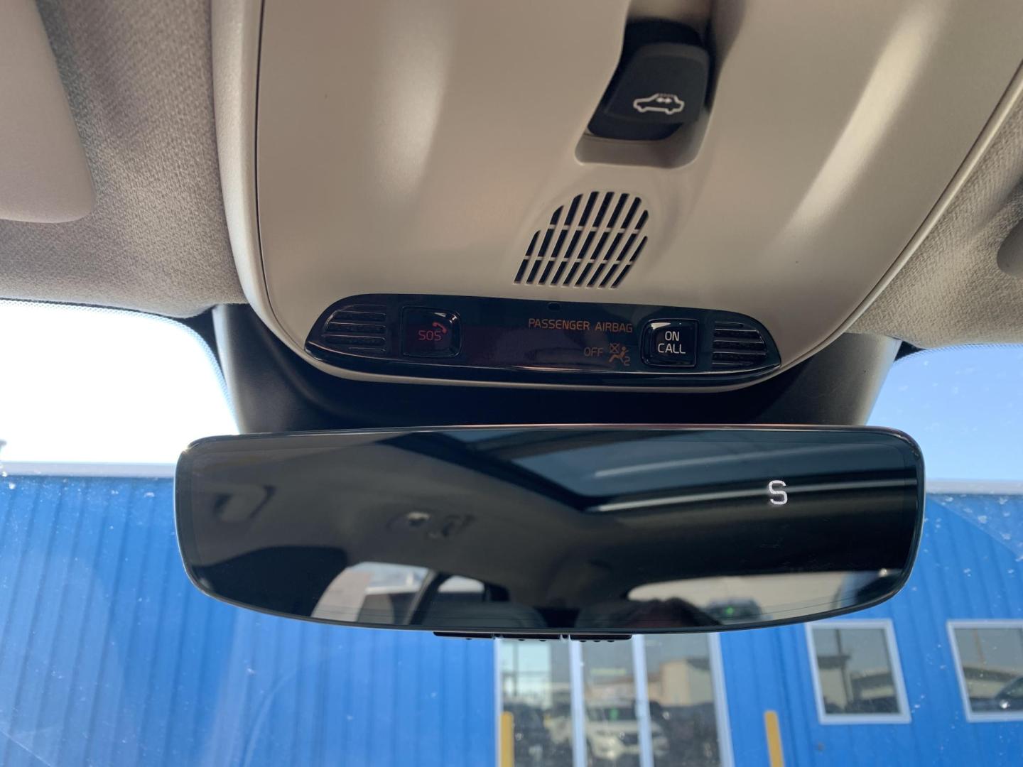 2020 WHITE /WHITE Volvo XC40 T5 Inscription AWD (YV4162UL1L2) with an 2.0L L4 DOHC 16V engine, Automatic transmission, located at 506 S. Kingshighway, Cape Girardeau, MO, 63703, (573) 235-5000, 37.294991, -89.553635 - 2020 Volvo XC40 AWD 74,xxx miles Alarm System Bluetooth Cruise Control Folding Rear Seat Heated Seats Heated Steering Wheel Integrated Garage Door Opener Leather Seats Navigation System Power Driver's Seat Power Outlet Power Windows Premium Radio Remote Engine Start Remote Keyless E - Photo#30