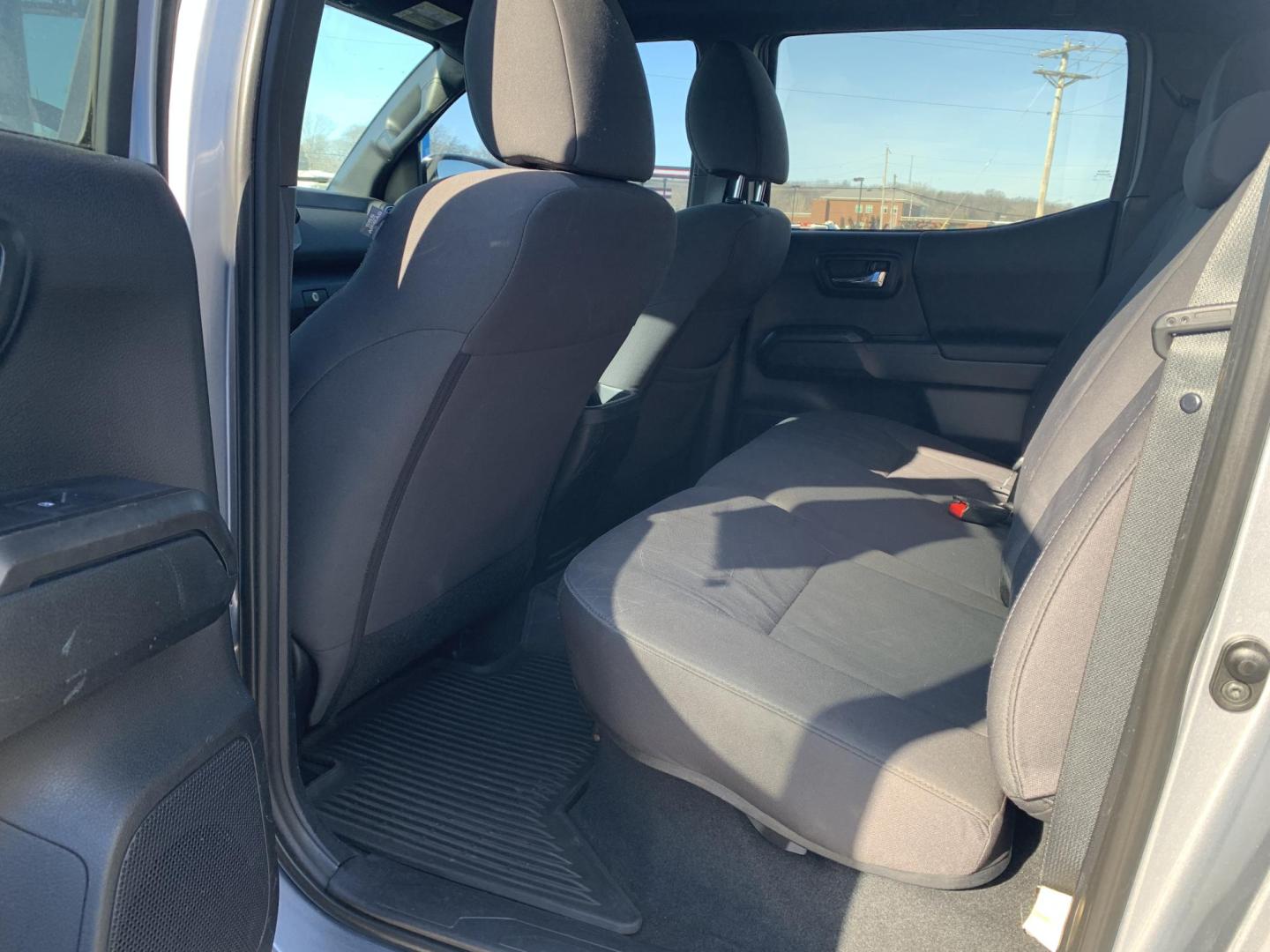 2016 SILVER /GRAY Toyota Tacoma SR5 Double Cab Long Bed V6 5AT 4WD (3TMCZ5ANXGM) with an 3.6L V6 DOHC 24V engine, Automatic transmission, located at 506 S. Kingshighway, Cape Girardeau, MO, 63703, (573) 235-5000, 37.294991, -89.553635 - 2016 Toyota Tacoma SR5 Double Cab 203,xxx miles Alarm System Bluetooth Cloth Seats Cruise Control Navigation System Power Windows Remote Keyless Entry Steering Wheel Controls Tilt Steering Wheel We have financing available and we accept trades! Fill out a credit application on our website - Photo#13