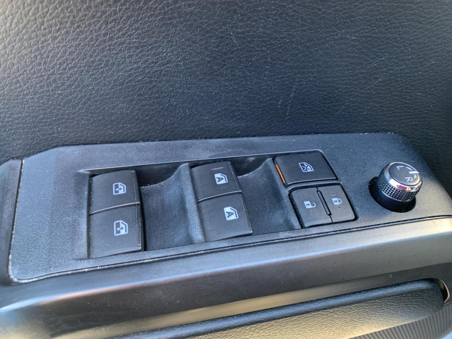 2016 SILVER /GRAY Toyota Tacoma SR5 Double Cab Long Bed V6 5AT 4WD (3TMCZ5ANXGM) with an 3.6L V6 DOHC 24V engine, Automatic transmission, located at 506 S. Kingshighway, Cape Girardeau, MO, 63703, (573) 235-5000, 37.294991, -89.553635 - 2016 Toyota Tacoma SR5 Double Cab 203,xxx miles Alarm System Bluetooth Cloth Seats Cruise Control Navigation System Power Windows Remote Keyless Entry Steering Wheel Controls Tilt Steering Wheel We have financing available and we accept trades! Fill out a credit application on our website - Photo#15