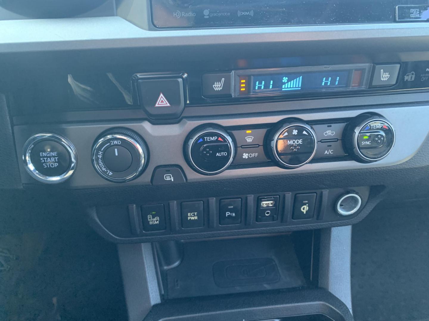 2016 SILVER /GRAY Toyota Tacoma SR5 Double Cab Long Bed V6 5AT 4WD (3TMCZ5ANXGM) with an 3.6L V6 DOHC 24V engine, Automatic transmission, located at 506 S. Kingshighway, Cape Girardeau, MO, 63703, (573) 235-5000, 37.294991, -89.553635 - 2016 Toyota Tacoma SR5 Double Cab 203,xxx miles Alarm System Bluetooth Cloth Seats Cruise Control Navigation System Power Windows Remote Keyless Entry Steering Wheel Controls Tilt Steering Wheel We have financing available and we accept trades! Fill out a credit application on our website - Photo#24