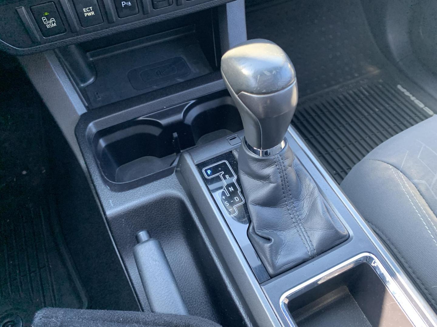 2016 SILVER /GRAY Toyota Tacoma SR5 Double Cab Long Bed V6 5AT 4WD (3TMCZ5ANXGM) with an 3.6L V6 DOHC 24V engine, Automatic transmission, located at 506 S. Kingshighway, Cape Girardeau, MO, 63703, (573) 235-5000, 37.294991, -89.553635 - 2016 Toyota Tacoma SR5 Double Cab 203,xxx miles Alarm System Bluetooth Cloth Seats Cruise Control Navigation System Power Windows Remote Keyless Entry Steering Wheel Controls Tilt Steering Wheel We have financing available and we accept trades! Fill out a credit application on our website - Photo#27