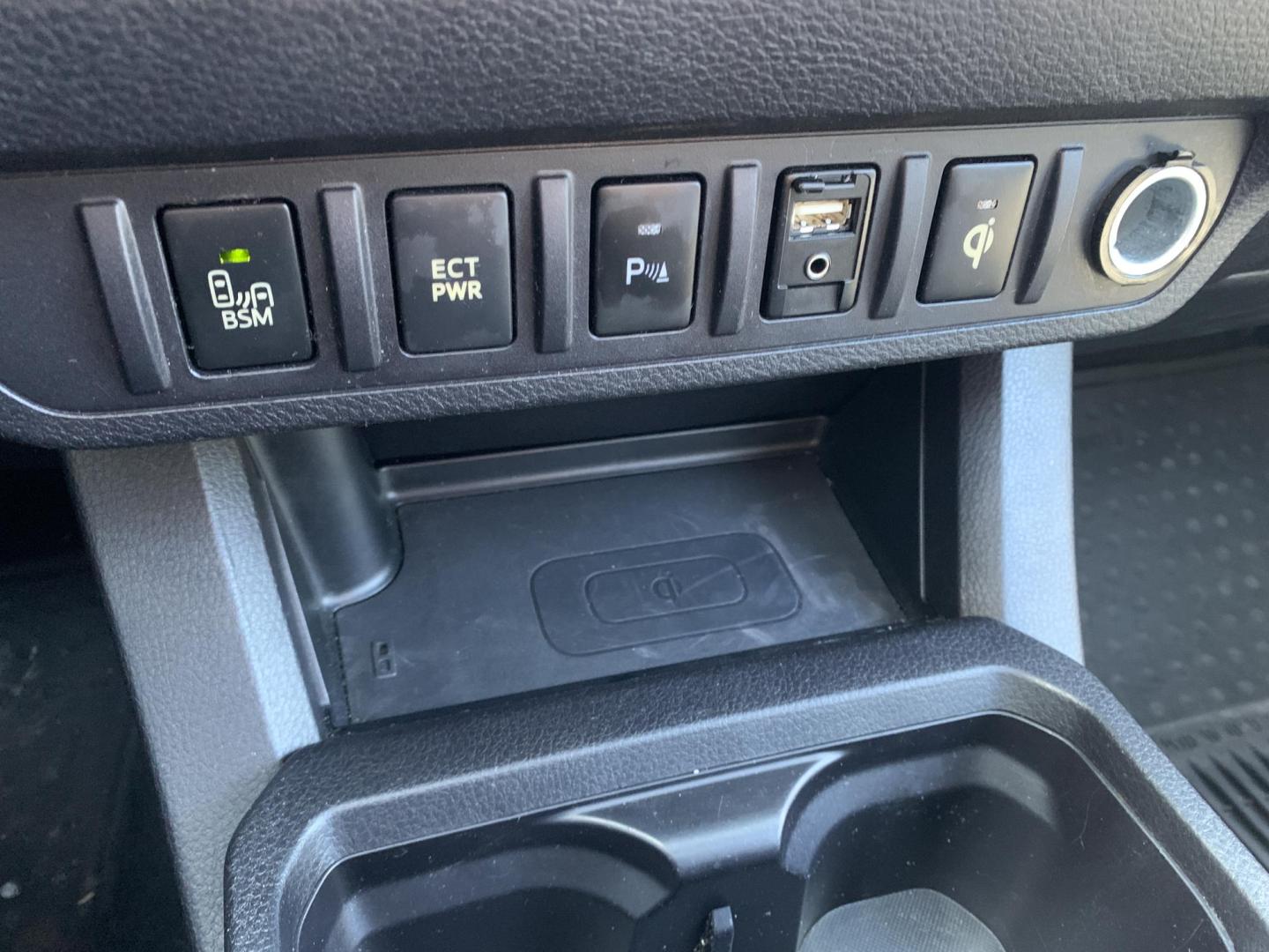 2016 SILVER /GRAY Toyota Tacoma SR5 Double Cab Long Bed V6 5AT 4WD (3TMCZ5ANXGM) with an 3.6L V6 DOHC 24V engine, Automatic transmission, located at 506 S. Kingshighway, Cape Girardeau, MO, 63703, (573) 235-5000, 37.294991, -89.553635 - 2016 Toyota Tacoma SR5 Double Cab 203,xxx miles Alarm System Bluetooth Cloth Seats Cruise Control Navigation System Power Windows Remote Keyless Entry Steering Wheel Controls Tilt Steering Wheel We have financing available and we accept trades! Fill out a credit application on our website - Photo#28