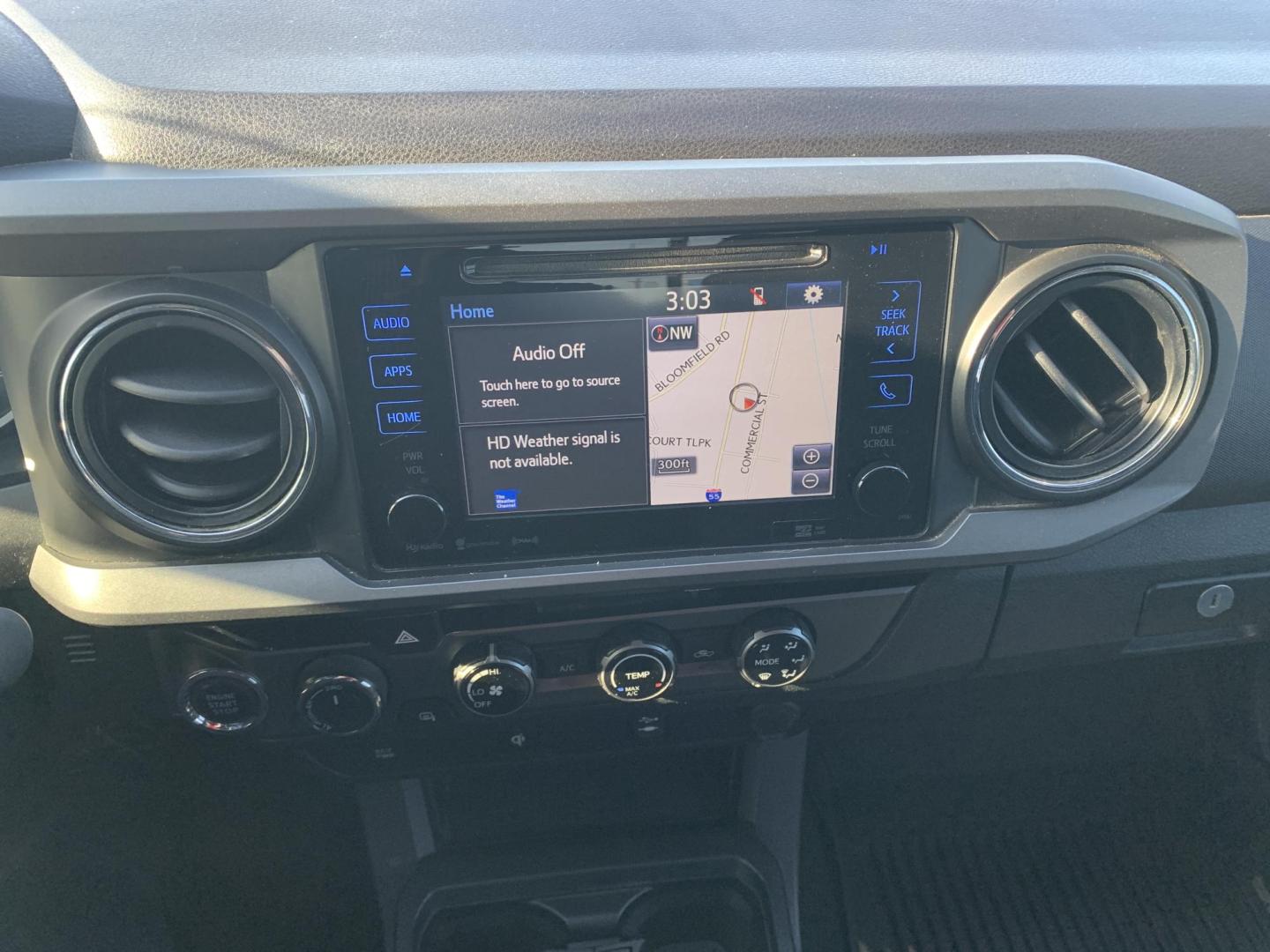 2017 WHITE /BLACK Toyota Tacoma SR5 Access Cab V6 6AT 4WD (5TFSZ5AN8HX) with an 3.5L V6 DOHC 24V engine, Automatic transmission, located at 506 S. Kingshighway, Cape Girardeau, MO, 63703, (573) 235-5000, 37.294991, -89.553635 - 2017 Toyota Tacoma SR5 Access Cab 236,xxx miles Alarm System Bluetooth Cloth Seats Navigation System Power Windows Remote Keyless Entry Tilt Steering Wheel USB Port We have financing available and we accept trades! Fill out a credit application on our website or come by today! If you hav - Photo#24