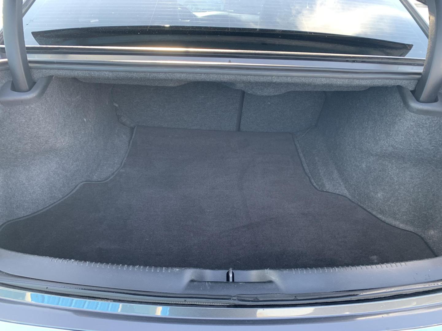 2019 GRAY /BLACK Chrysler 300 Limited (2C3CCAEG3KH) with an 3.6L V6 SOHC 24V engine, Automatic transmission, located at 506 S. Kingshighway, Cape Girardeau, MO, 63703, (573) 235-5000, 37.294991, -89.553635 - 2019 Chrysler 300 Limited RWD 94,xxx Miles Alarm System Bluetooth Cruise Control Heated Seats Leather Seats Navigation System Power Driver's Seat Power Windows Keyless Entry Push-Button Engine Start Remote Engine Start Remote Keyless Entry Steering Wheel Controls Tilt Steering Wheel - Photo#6