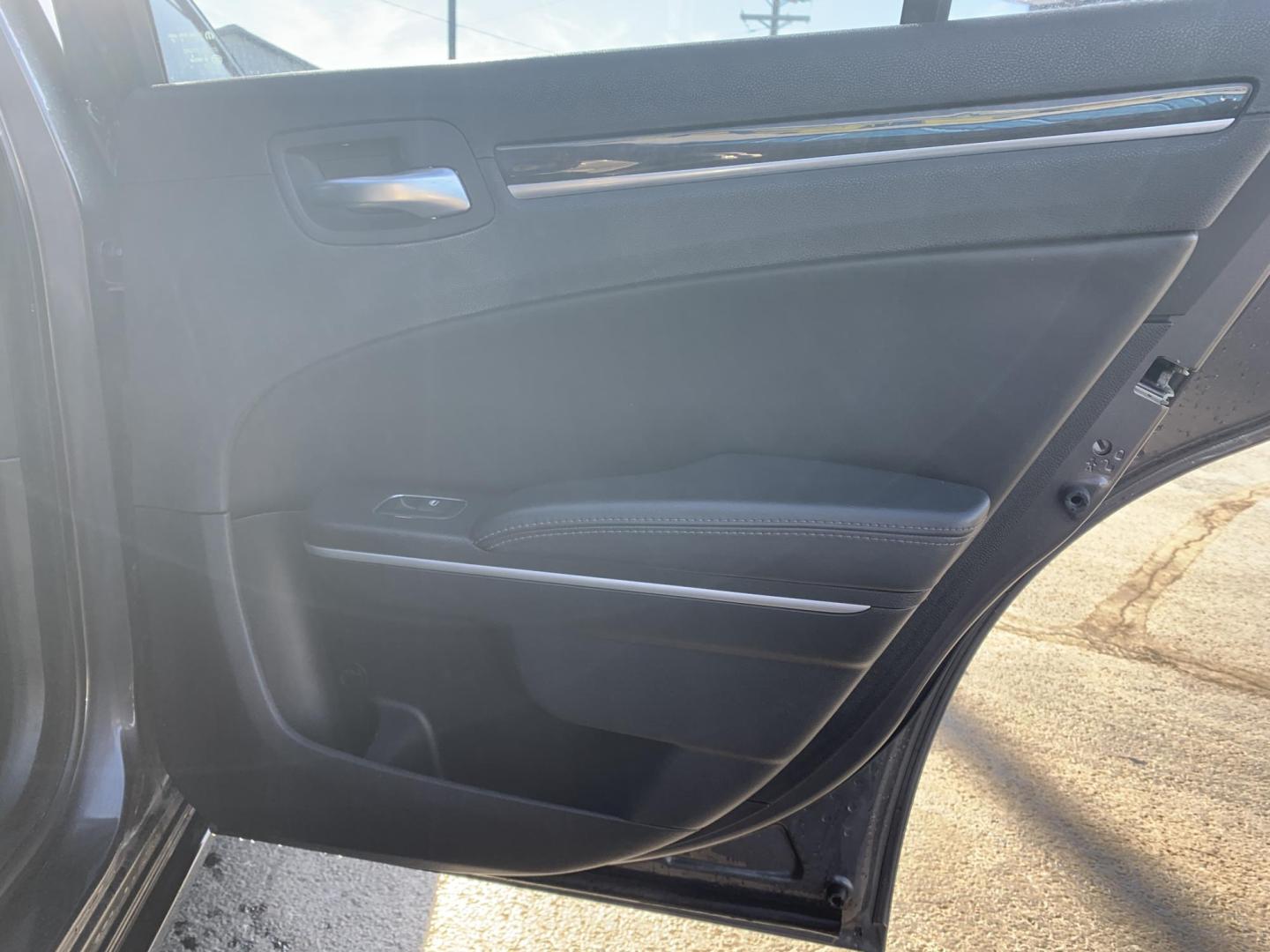 2019 GRAY /BLACK Chrysler 300 Limited (2C3CCAEG3KH) with an 3.6L V6 SOHC 24V engine, Automatic transmission, located at 506 S. Kingshighway, Cape Girardeau, MO, 63703, (573) 235-5000, 37.294991, -89.553635 - 2019 Chrysler 300 Limited RWD 94,xxx Miles Alarm System Bluetooth Cruise Control Heated Seats Leather Seats Navigation System Power Driver's Seat Power Windows Keyless Entry Push-Button Engine Start Remote Engine Start Remote Keyless Entry Steering Wheel Controls Tilt Steering Wheel - Photo#12