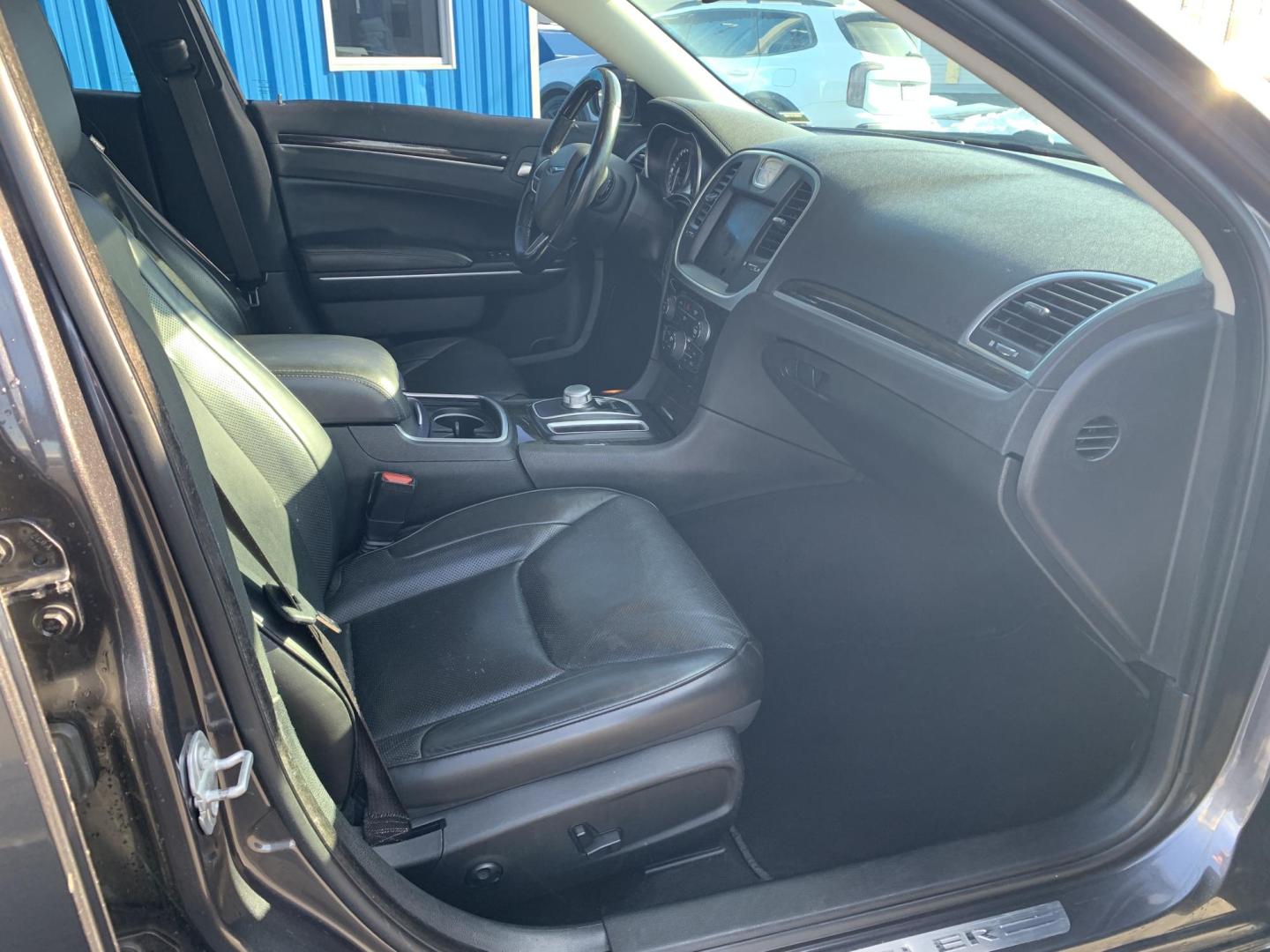 2019 GRAY /BLACK Chrysler 300 Limited (2C3CCAEG3KH) with an 3.6L V6 SOHC 24V engine, Automatic transmission, located at 506 S. Kingshighway, Cape Girardeau, MO, 63703, (573) 235-5000, 37.294991, -89.553635 - 2019 Chrysler 300 Limited RWD 94,xxx Miles Alarm System Bluetooth Cruise Control Heated Seats Leather Seats Navigation System Power Driver's Seat Power Windows Keyless Entry Push-Button Engine Start Remote Engine Start Remote Keyless Entry Steering Wheel Controls Tilt Steering Wheel - Photo#11