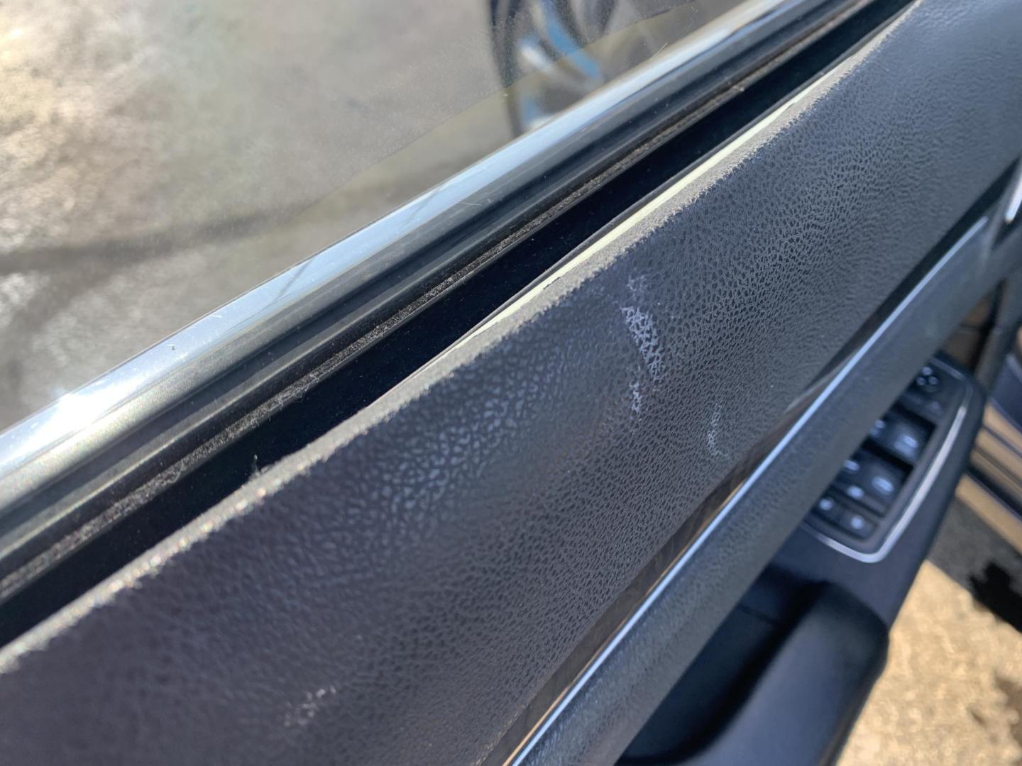 2019 GRAY /BLACK Chrysler 300 Limited (2C3CCAEG3KH) with an 3.6L V6 SOHC 24V engine, Automatic transmission, located at 506 S. Kingshighway, Cape Girardeau, MO, 63703, (573) 235-5000, 37.294991, -89.553635 - 2019 Chrysler 300 Limited RWD 94,xxx Miles Alarm System Bluetooth Cruise Control Heated Seats Leather Seats Navigation System Power Driver's Seat Power Windows Keyless Entry Push-Button Engine Start Remote Engine Start Remote Keyless Entry Steering Wheel Controls Tilt Steering Wheel - Photo#35