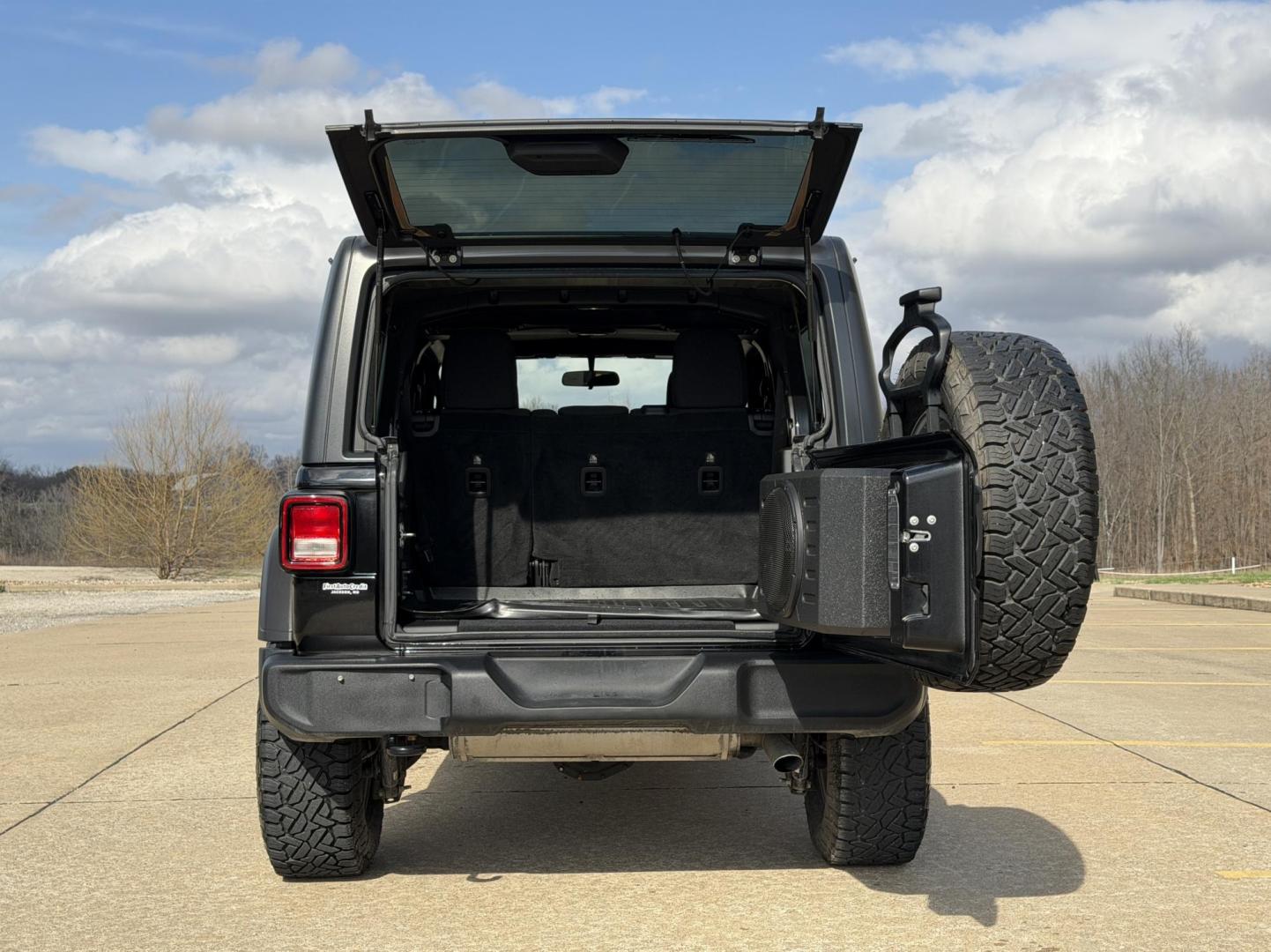 2018 BLACK /Black Jeep Wrangler JK Unlimited Sport (1C4HJXDG2JW) with an 3.6L V6 engine, 6-Speed Manual transmission, located at 2990 Old Orchard Rd., Jackson, MO, 63755, 37.354214, -89.612106 - 2018 Jeep Wrangler Unlimited Sport 51xxx miles 4x4 3.6L V6 Automatic Backup Camera Heated Seats Heated Steering Wheel Bluetooth Cruise Power Windows/Locks/Mirrors We have financing available and we accept trades! Fill out a credit application on our website or come by today! If you have - Photo#18