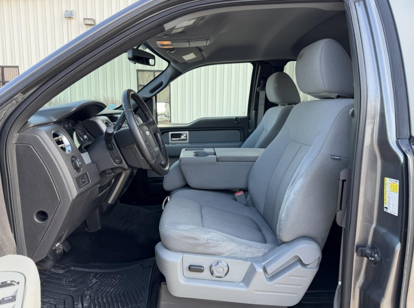 2011 GRAY /Gray Ford F-150 XLT SuperCab 6.5-ft. Bed 4WD (1FTFX1EF5BF) with an 5.0L V8 engine, Automatic transmission, located at 2990 Old Orchard Rd., Jackson, MO, 63755, 37.354214, -89.612106 - 2011 Ford F-150 XLT 149xxx miles 4x4 5.0L V8 Automatic Power Driver Seat Cruise Power Windows/Locks/Mirrors We have financing available and we accept trades! Fill out a credit application on our website or come by today! If you have any questions, give us a call at (573) 204-7777 or visit o - Photo#11
