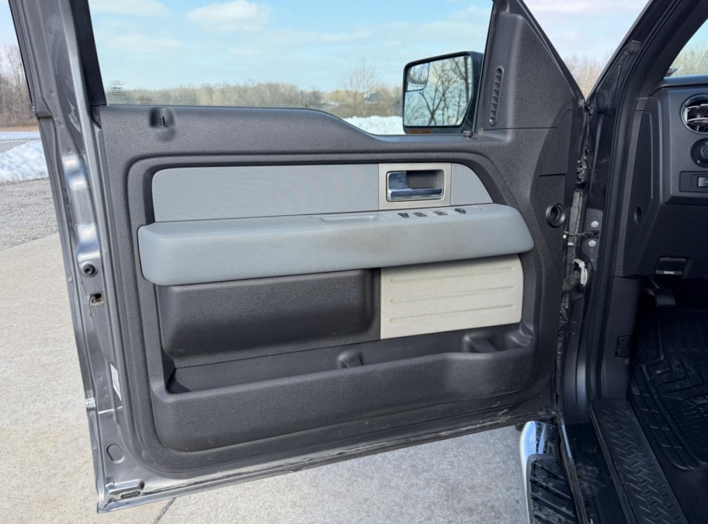 2011 GRAY /Gray Ford F-150 XLT SuperCab 6.5-ft. Bed 4WD (1FTFX1EF5BF) with an 5.0L V8 engine, Automatic transmission, located at 2990 Old Orchard Rd., Jackson, MO, 63755, 37.354214, -89.612106 - 2011 Ford F-150 XLT 149xxx miles 4x4 5.0L V8 Automatic Power Driver Seat Cruise Power Windows/Locks/Mirrors We have financing available and we accept trades! Fill out a credit application on our website or come by today! If you have any questions, give us a call at (573) 204-7777 or visit o - Photo#10