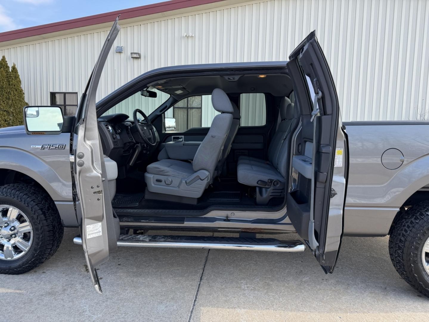 2011 GRAY /Gray Ford F-150 XLT SuperCab 6.5-ft. Bed 4WD (1FTFX1EF5BF) with an 5.0L V8 engine, Automatic transmission, located at 2990 Old Orchard Rd., Jackson, MO, 63755, 37.354214, -89.612106 - 2011 Ford F-150 XLT 149xxx miles 4x4 5.0L V8 Automatic Power Driver Seat Cruise Power Windows/Locks/Mirrors We have financing available and we accept trades! Fill out a credit application on our website or come by today! If you have any questions, give us a call at (573) 204-7777 or visit o - Photo#15