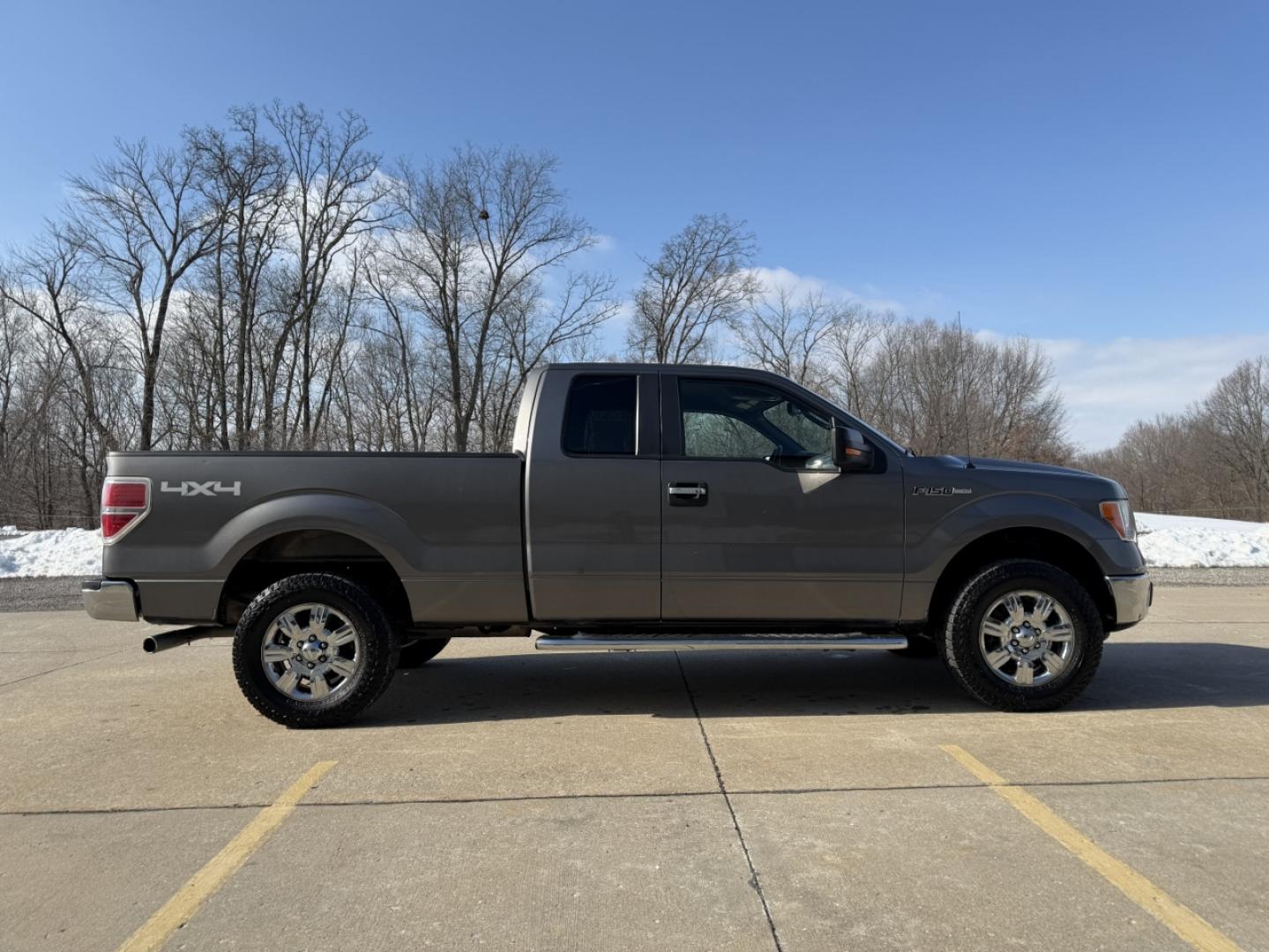 2011 GRAY /Gray Ford F-150 XLT SuperCab 6.5-ft. Bed 4WD (1FTFX1EF5BF) with an 5.0L V8 engine, Automatic transmission, located at 2990 Old Orchard Rd., Jackson, MO, 63755, 37.354214, -89.612106 - 2011 Ford F-150 XLT 149xxx miles 4x4 5.0L V8 Automatic Power Driver Seat Cruise Power Windows/Locks/Mirrors We have financing available and we accept trades! Fill out a credit application on our website or come by today! If you have any questions, give us a call at (573) 204-7777 or visit o - Photo#5