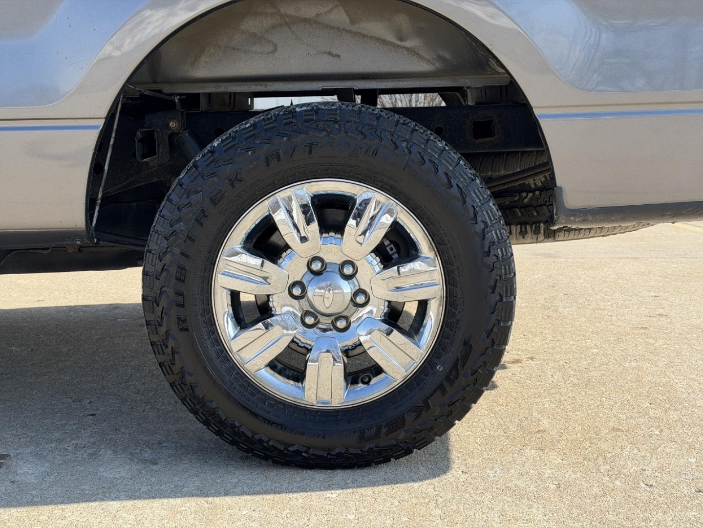 2011 GRAY /Gray Ford F-150 XLT SuperCab 6.5-ft. Bed 4WD (1FTFX1EF5BF) with an 5.0L V8 engine, Automatic transmission, located at 2990 Old Orchard Rd., Jackson, MO, 63755, 37.354214, -89.612106 - 2011 Ford F-150 XLT 149xxx miles 4x4 5.0L V8 Automatic Power Driver Seat Cruise Power Windows/Locks/Mirrors We have financing available and we accept trades! Fill out a credit application on our website or come by today! If you have any questions, give us a call at (573) 204-7777 or visit o - Photo#34