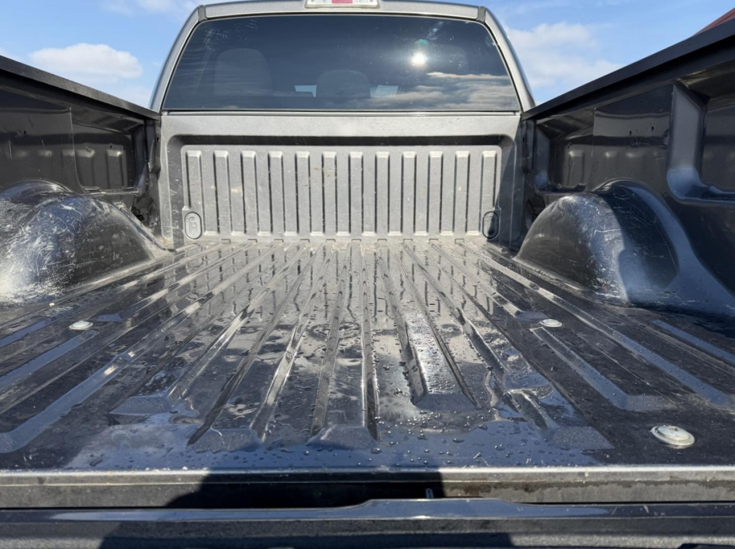 2011 GRAY /Gray Ford F-150 XLT SuperCab 6.5-ft. Bed 4WD (1FTFX1EF5BF) with an 5.0L V8 engine, Automatic transmission, located at 2990 Old Orchard Rd., Jackson, MO, 63755, 37.354214, -89.612106 - 2011 Ford F-150 XLT 149xxx miles 4x4 5.0L V8 Automatic Power Driver Seat Cruise Power Windows/Locks/Mirrors We have financing available and we accept trades! Fill out a credit application on our website or come by today! If you have any questions, give us a call at (573) 204-7777 or visit o - Photo#19
