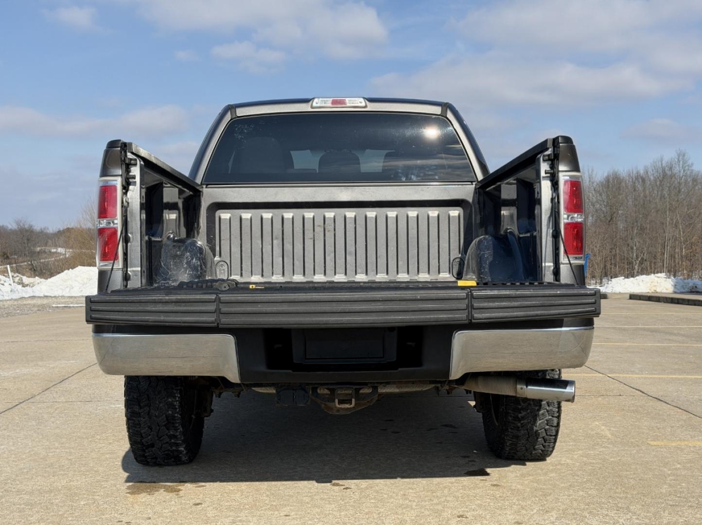 2011 GRAY /Gray Ford F-150 XLT SuperCab 6.5-ft. Bed 4WD (1FTFX1EF5BF) with an 5.0L V8 engine, Automatic transmission, located at 2990 Old Orchard Rd., Jackson, MO, 63755, 37.354214, -89.612106 - 2011 Ford F-150 XLT 149xxx miles 4x4 5.0L V8 Automatic Power Driver Seat Cruise Power Windows/Locks/Mirrors We have financing available and we accept trades! Fill out a credit application on our website or come by today! If you have any questions, give us a call at (573) 204-7777 or visit o - Photo#18