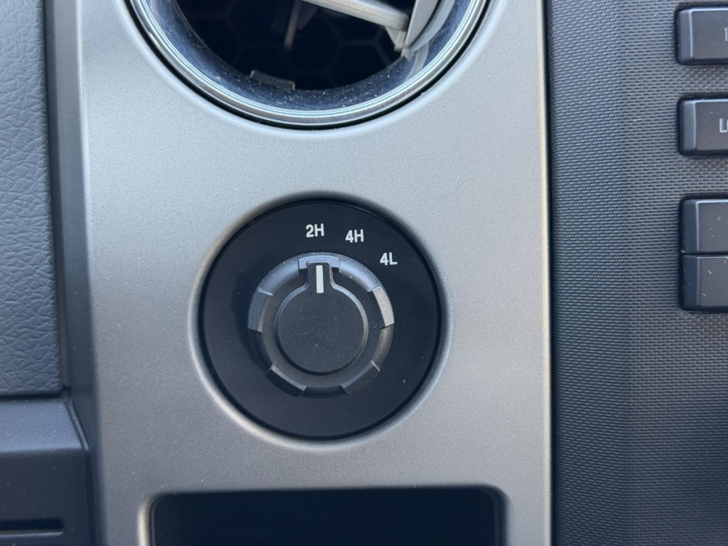 2011 GRAY /Gray Ford F-150 XLT SuperCab 6.5-ft. Bed 4WD (1FTFX1EF5BF) with an 5.0L V8 engine, Automatic transmission, located at 2990 Old Orchard Rd., Jackson, MO, 63755, 37.354214, -89.612106 - 2011 Ford F-150 XLT 149xxx miles 4x4 5.0L V8 Automatic Power Driver Seat Cruise Power Windows/Locks/Mirrors We have financing available and we accept trades! Fill out a credit application on our website or come by today! If you have any questions, give us a call at (573) 204-7777 or visit o - Photo#2