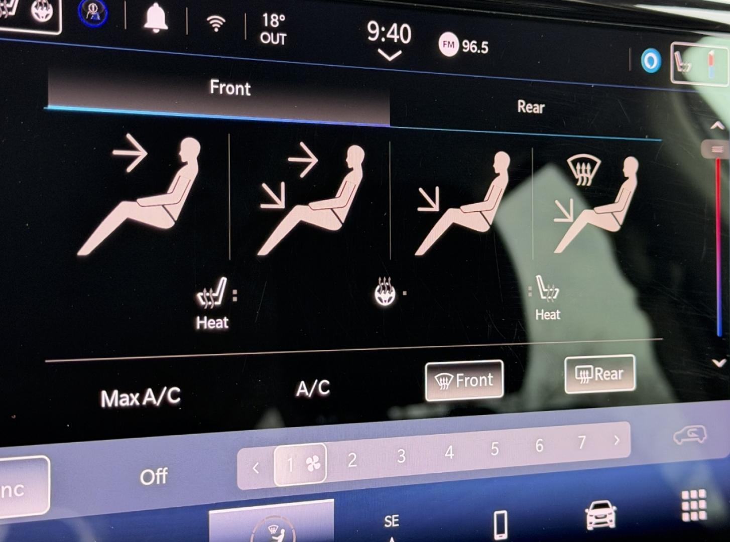 2022 WHITE /Black Chrysler Voyager LX (2C4RC1CG2NR) with an 3.6L V6 engine, Automatic transmission, located at 2990 Old Orchard Rd., Jackson, MO, 63755, 37.354214, -89.612106 - 2022 Chrysler Voyager LX 1-Owner 128xxx miles Front Wheel Drive 3.6L V6 Automatic 3rd Row Stow 'N Go Navigation Backup Camera Power Driver Seat Heated Seats Bluetooth Remote Start Cruise Power Windows/Locks/Mirrors We have financing available and we accept trades! Fill out a credit a - Photo#4