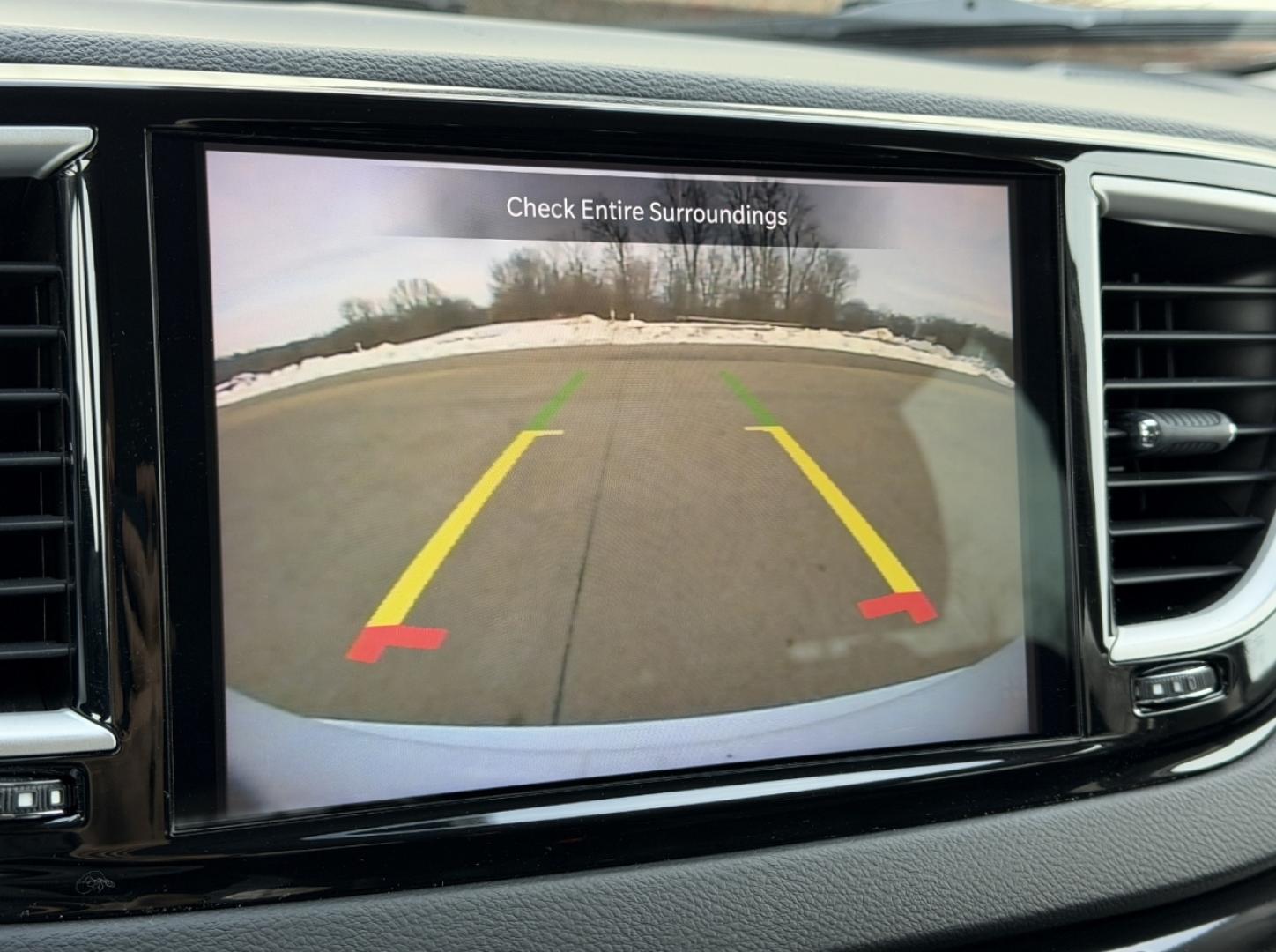 2022 WHITE /Black Chrysler Voyager LX (2C4RC1CG2NR) with an 3.6L V6 engine, Automatic transmission, located at 2990 Old Orchard Rd., Jackson, MO, 63755, 37.354214, -89.612106 - 2022 Chrysler Voyager LX 1-Owner 128xxx miles Front Wheel Drive 3.6L V6 Automatic 3rd Row Stow 'N Go Navigation Backup Camera Power Driver Seat Heated Seats Bluetooth Remote Start Cruise Power Windows/Locks/Mirrors We have financing available and we accept trades! Fill out a credit a - Photo#3