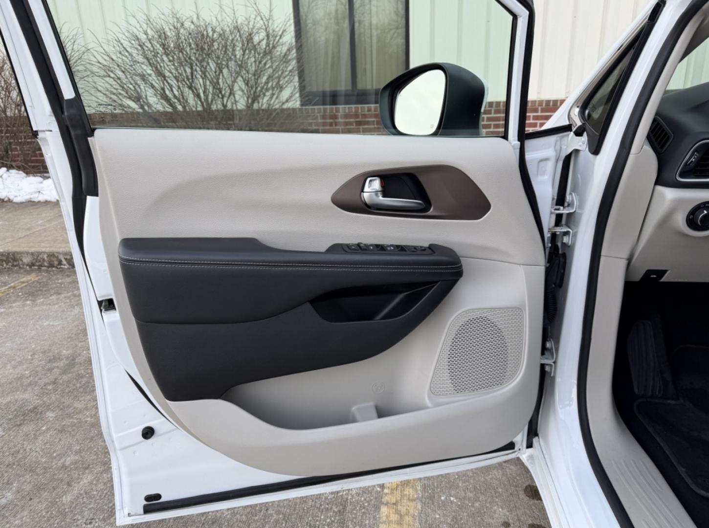 2022 WHITE /Black Chrysler Voyager LX (2C4RC1CG2NR) with an 3.6L V6 engine, Automatic transmission, located at 2990 Old Orchard Rd., Jackson, MO, 63755, 37.354214, -89.612106 - 2022 Chrysler Voyager LX 1-Owner 128xxx miles Front Wheel Drive 3.6L V6 Automatic 3rd Row Stow 'N Go Navigation Backup Camera Power Driver Seat Heated Seats Bluetooth Remote Start Cruise Power Windows/Locks/Mirrors We have financing available and we accept trades! Fill out a credit a - Photo#15