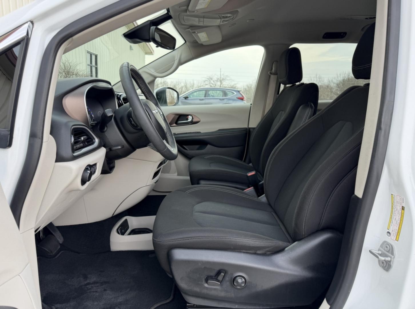 2022 WHITE /Black Chrysler Voyager LX (2C4RC1CG2NR) with an 3.6L V6 engine, Automatic transmission, located at 2990 Old Orchard Rd., Jackson, MO, 63755, 37.354214, -89.612106 - 2022 Chrysler Voyager LX 1-Owner 128xxx miles Front Wheel Drive 3.6L V6 Automatic 3rd Row Stow 'N Go Navigation Backup Camera Power Driver Seat Heated Seats Bluetooth Remote Start Cruise Power Windows/Locks/Mirrors We have financing available and we accept trades! Fill out a credit a - Photo#16