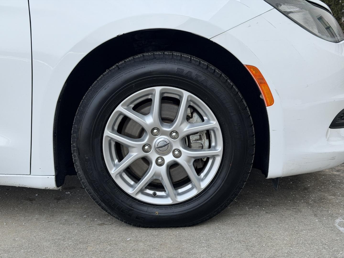 2022 WHITE /Black Chrysler Voyager LX (2C4RC1CG2NR) with an 3.6L V6 engine, Automatic transmission, located at 2990 Old Orchard Rd., Jackson, MO, 63755, 37.354214, -89.612106 - 2022 Chrysler Voyager LX 1-Owner 128xxx miles Front Wheel Drive 3.6L V6 Automatic 3rd Row Stow 'N Go Navigation Backup Camera Power Driver Seat Heated Seats Bluetooth Remote Start Cruise Power Windows/Locks/Mirrors We have financing available and we accept trades! Fill out a credit a - Photo#44