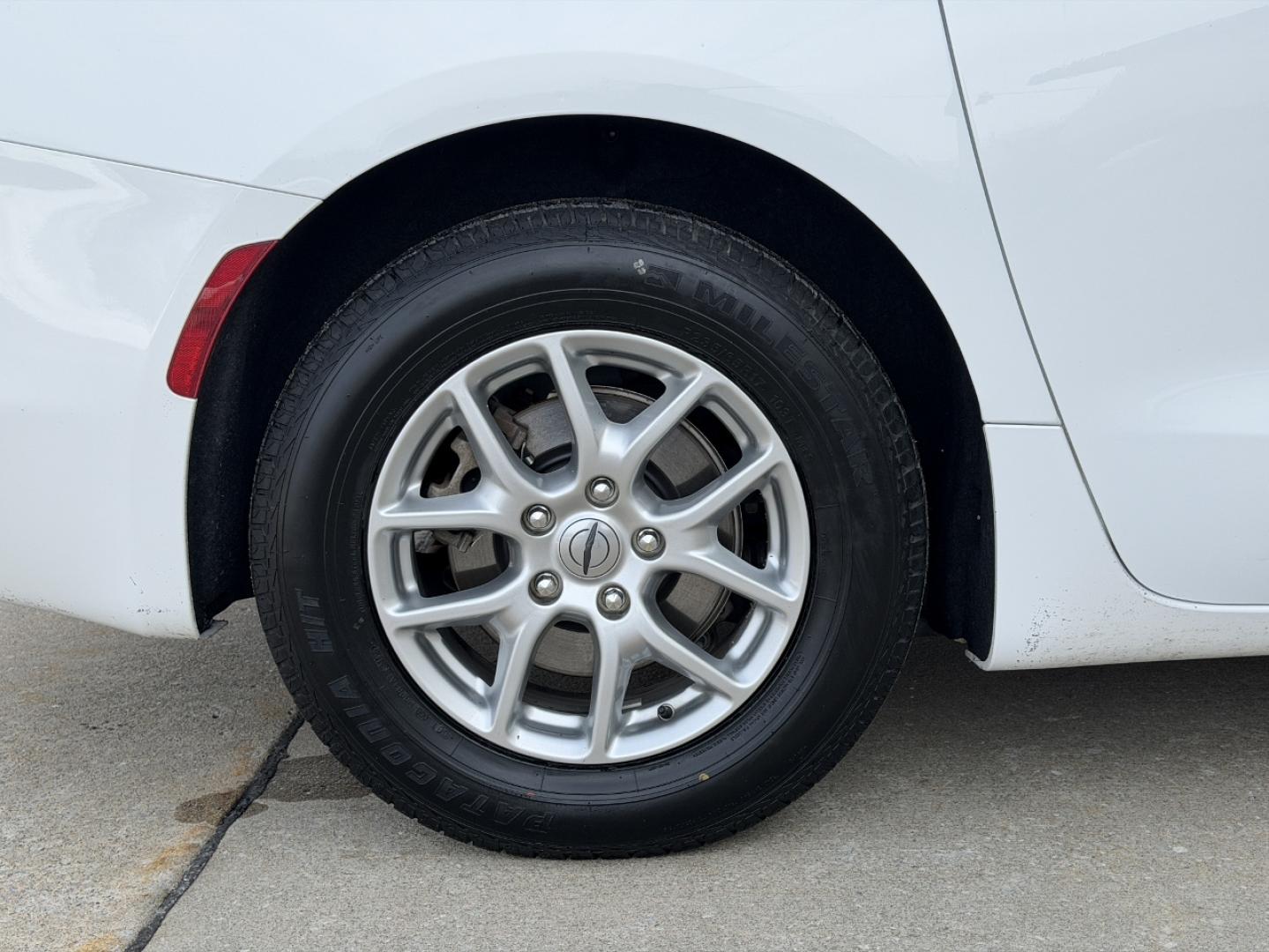 2022 WHITE /Black Chrysler Voyager LX (2C4RC1CG2NR) with an 3.6L V6 engine, Automatic transmission, located at 2990 Old Orchard Rd., Jackson, MO, 63755, 37.354214, -89.612106 - 2022 Chrysler Voyager LX 1-Owner 128xxx miles Front Wheel Drive 3.6L V6 Automatic 3rd Row Stow 'N Go Navigation Backup Camera Power Driver Seat Heated Seats Bluetooth Remote Start Cruise Power Windows/Locks/Mirrors We have financing available and we accept trades! Fill out a credit a - Photo#43